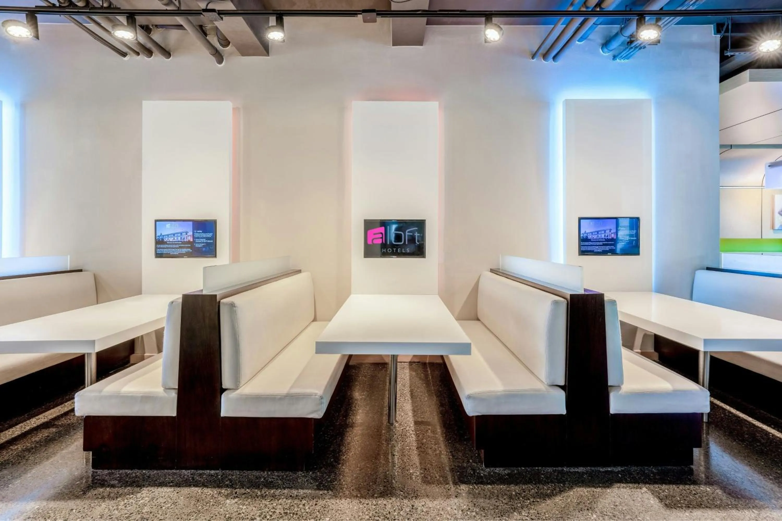 Lounge or bar in Aloft Cupertino