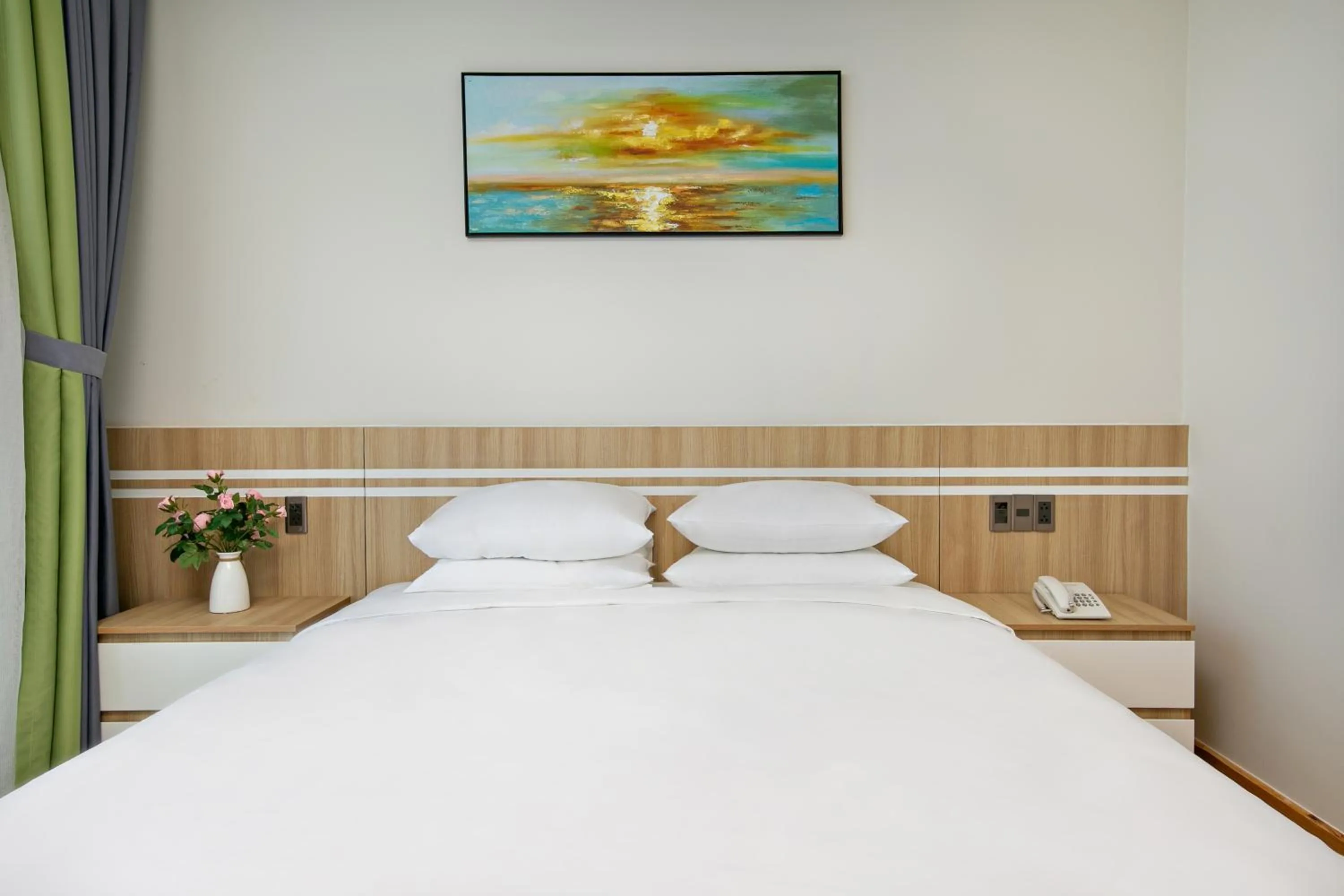 Bed in Sun River Hotel & Apartment