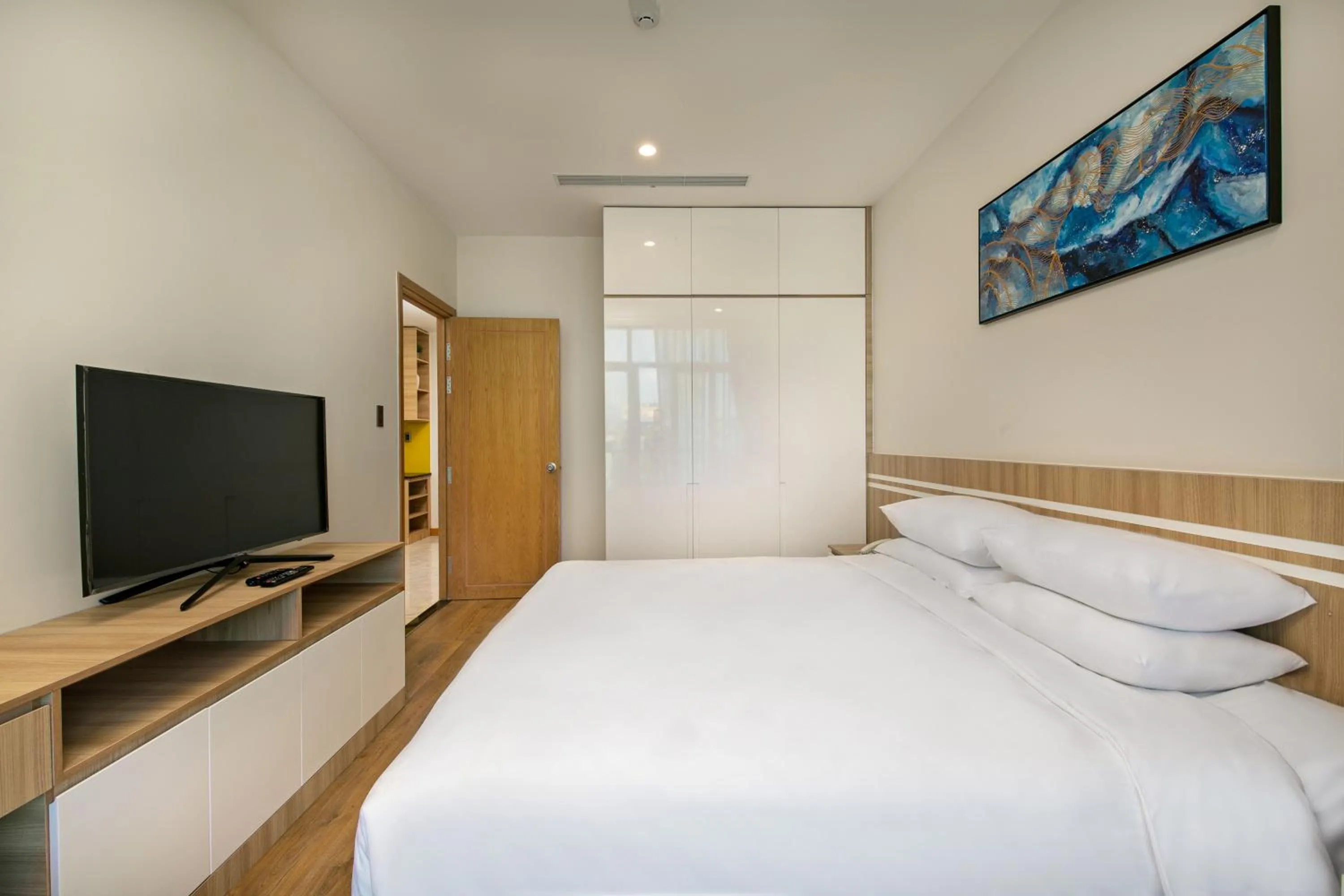 Bed in Sun River Hotel & Apartment