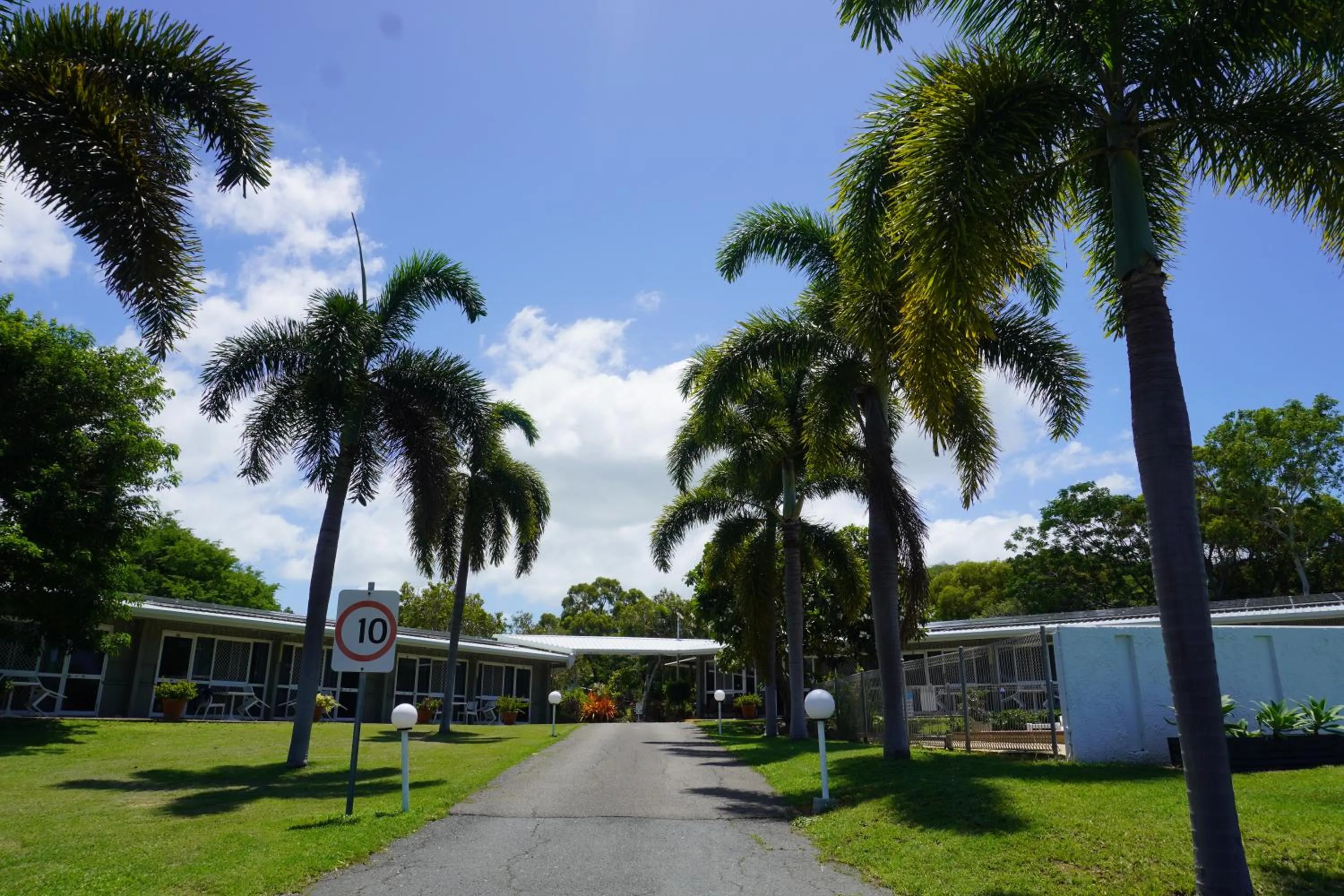 Property building in Ocean View Motel Bowen