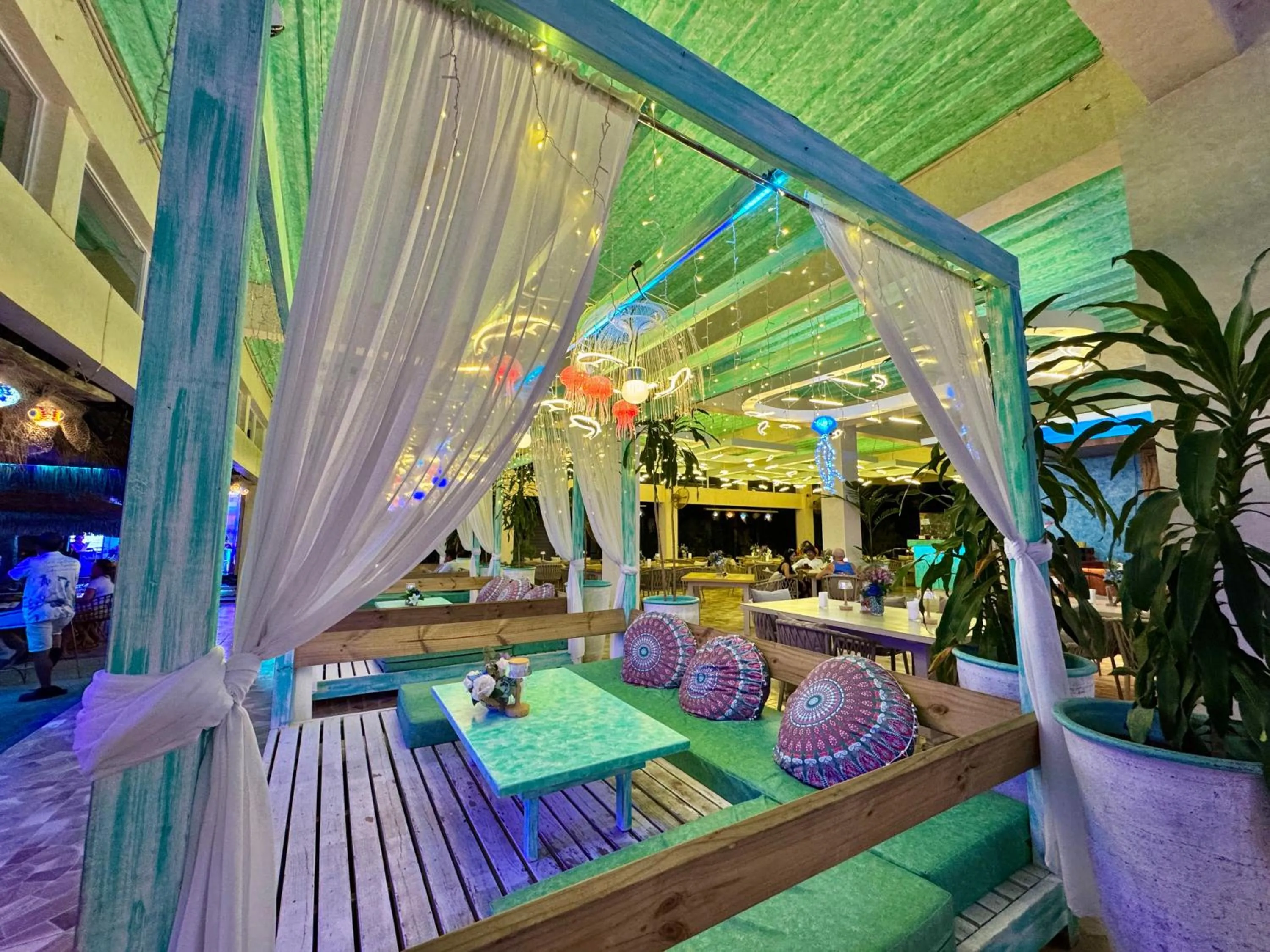 Restaurant/places to eat in Casa Pilar Beach Resort