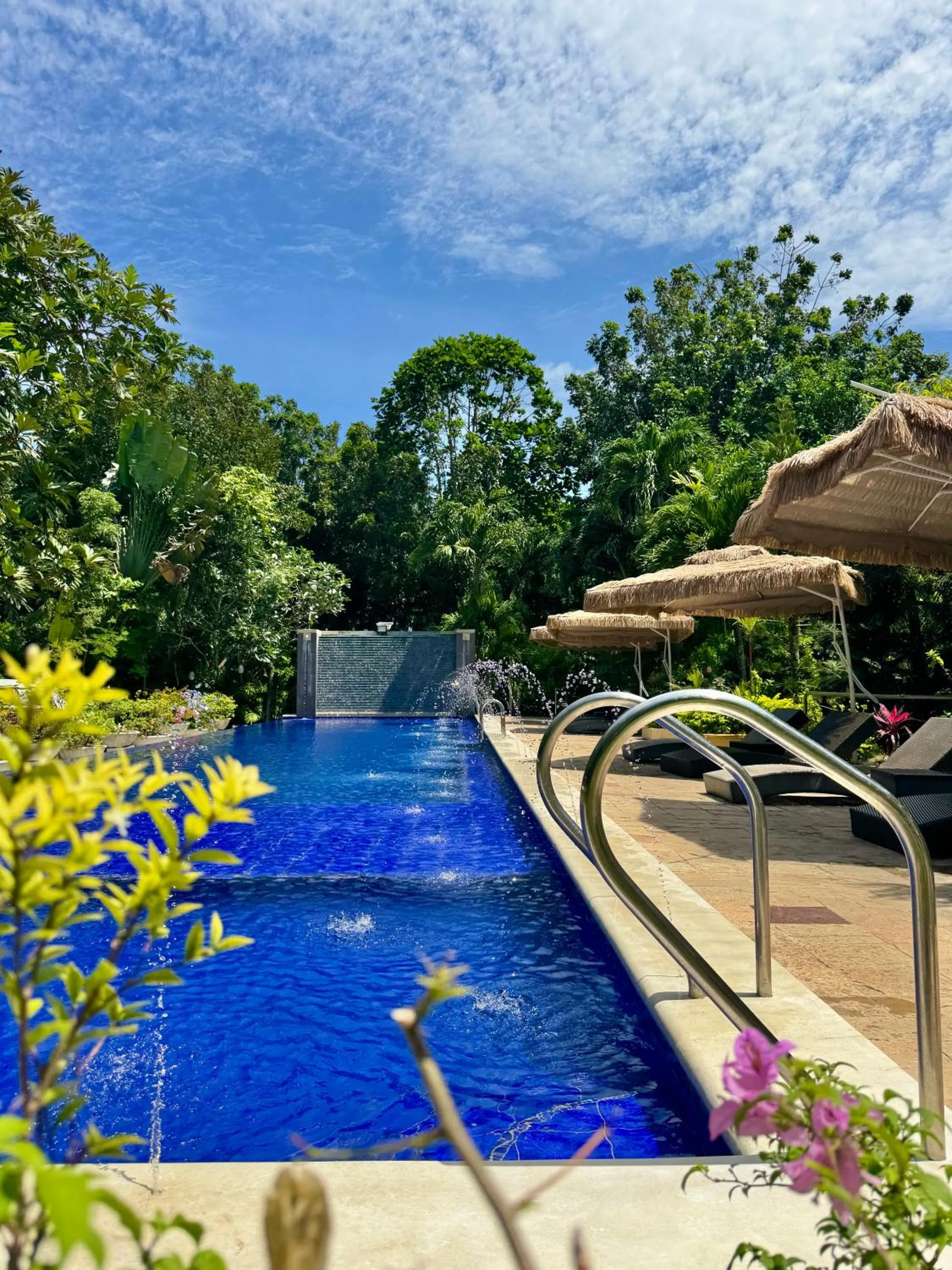 Swimming pool in Casa Pilar Beach Resort