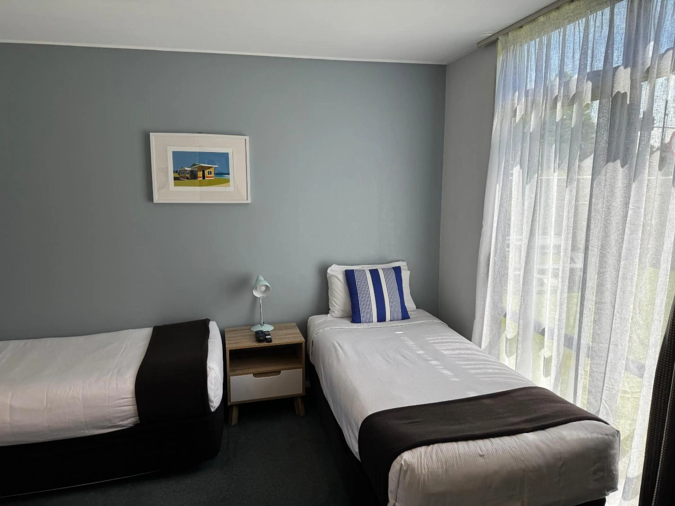 Bed in Academy Motor Inn