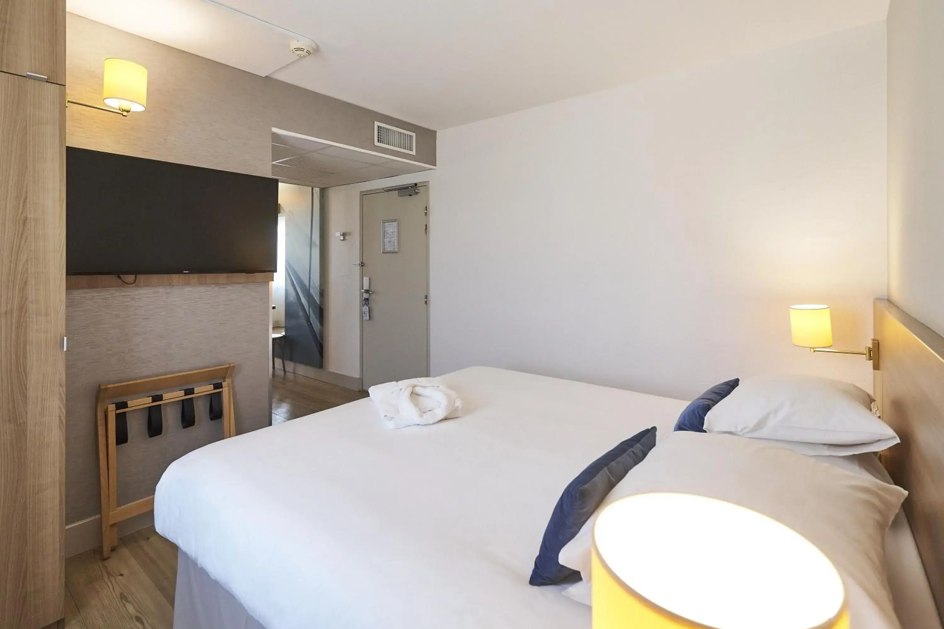 Family Room in Best Western Plus Ajaccio Amirauté Family Room in Best Western Plus Ajaccio Amirauté