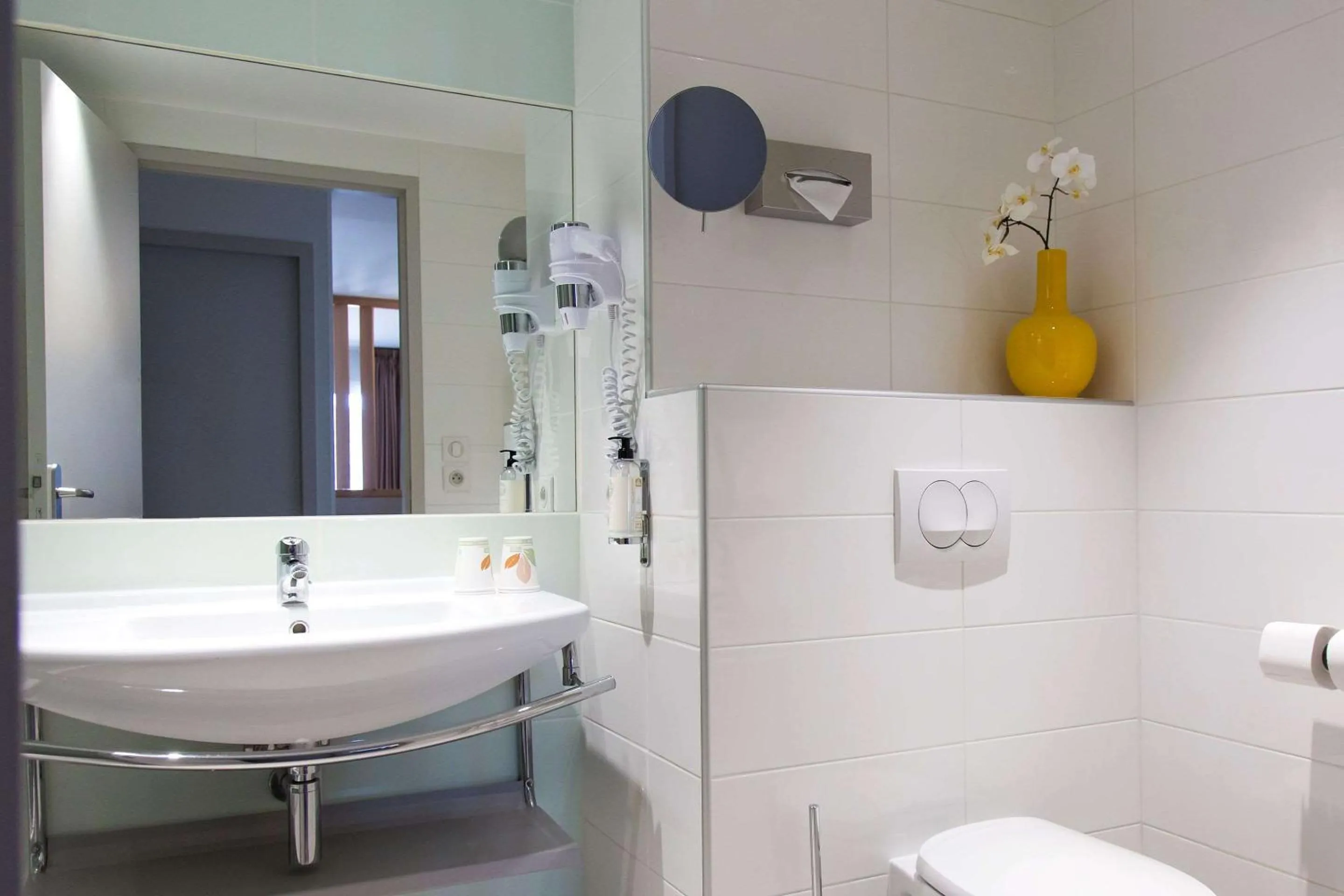 Photo of the whole room in Best Western Plus Ajaccio Amirauté