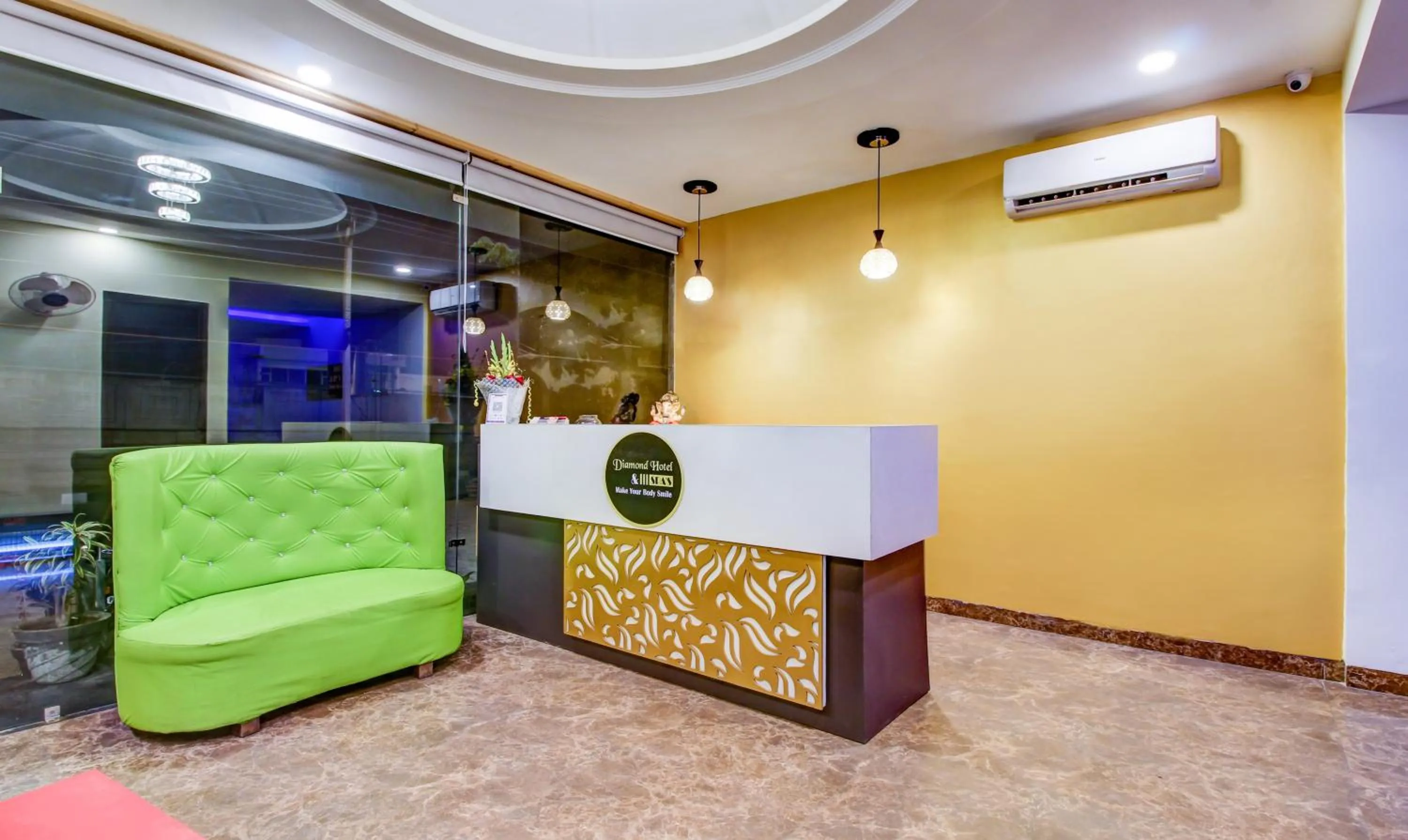 Staff, Lobby/Reception in hotel the Diamond