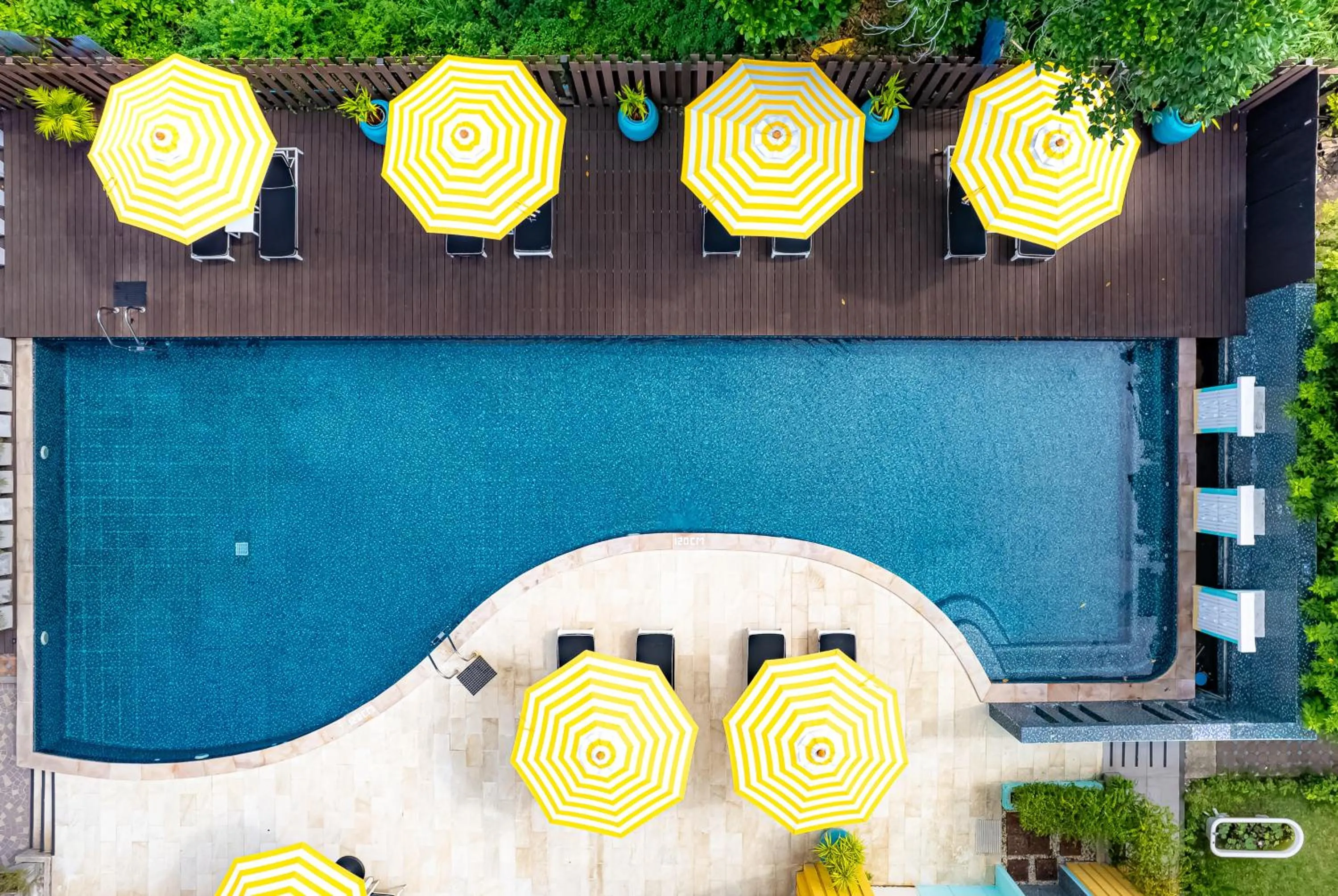 Swimming pool in Wave Hotel Pattaya