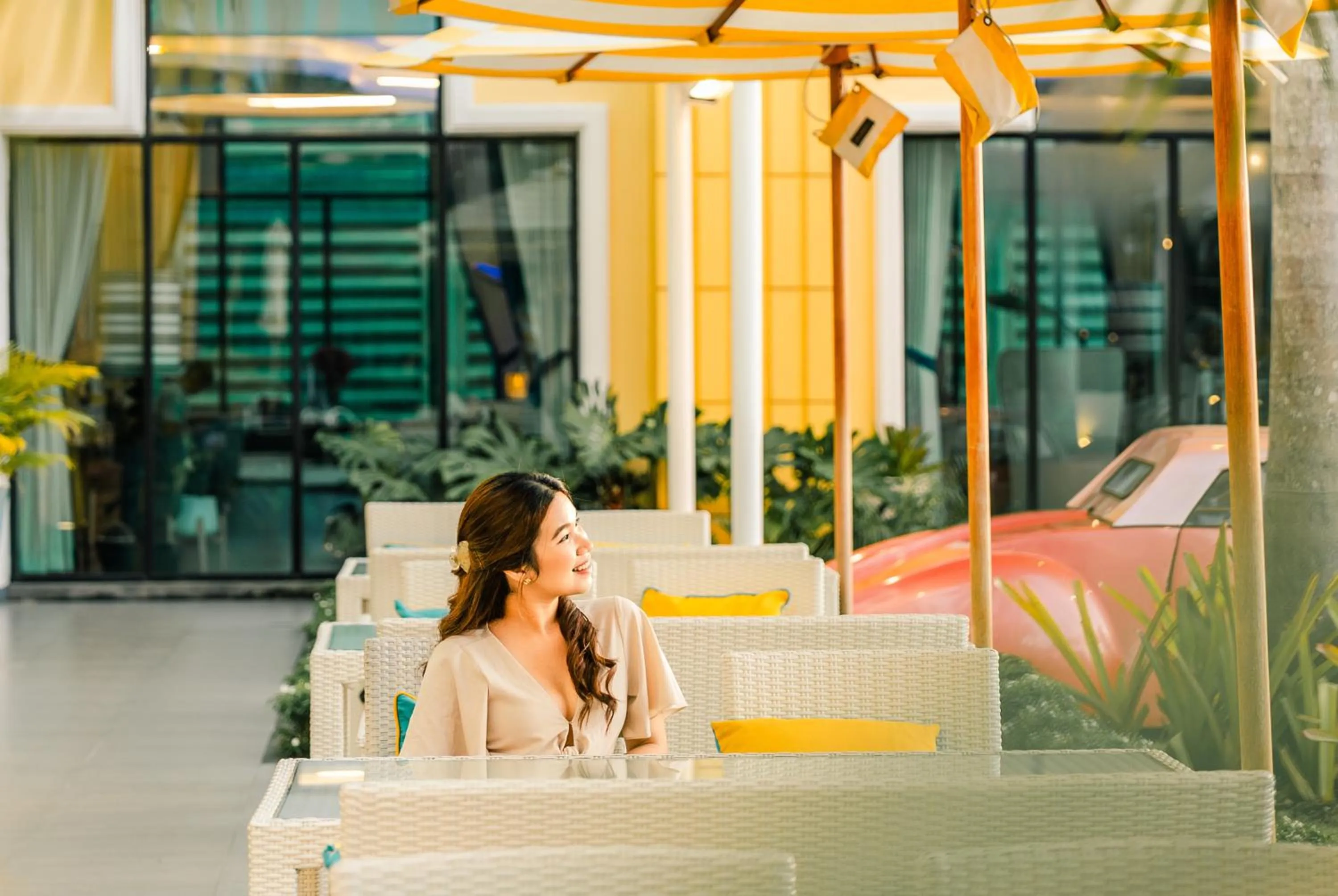 Restaurant/places to eat in Wave Hotel Pattaya