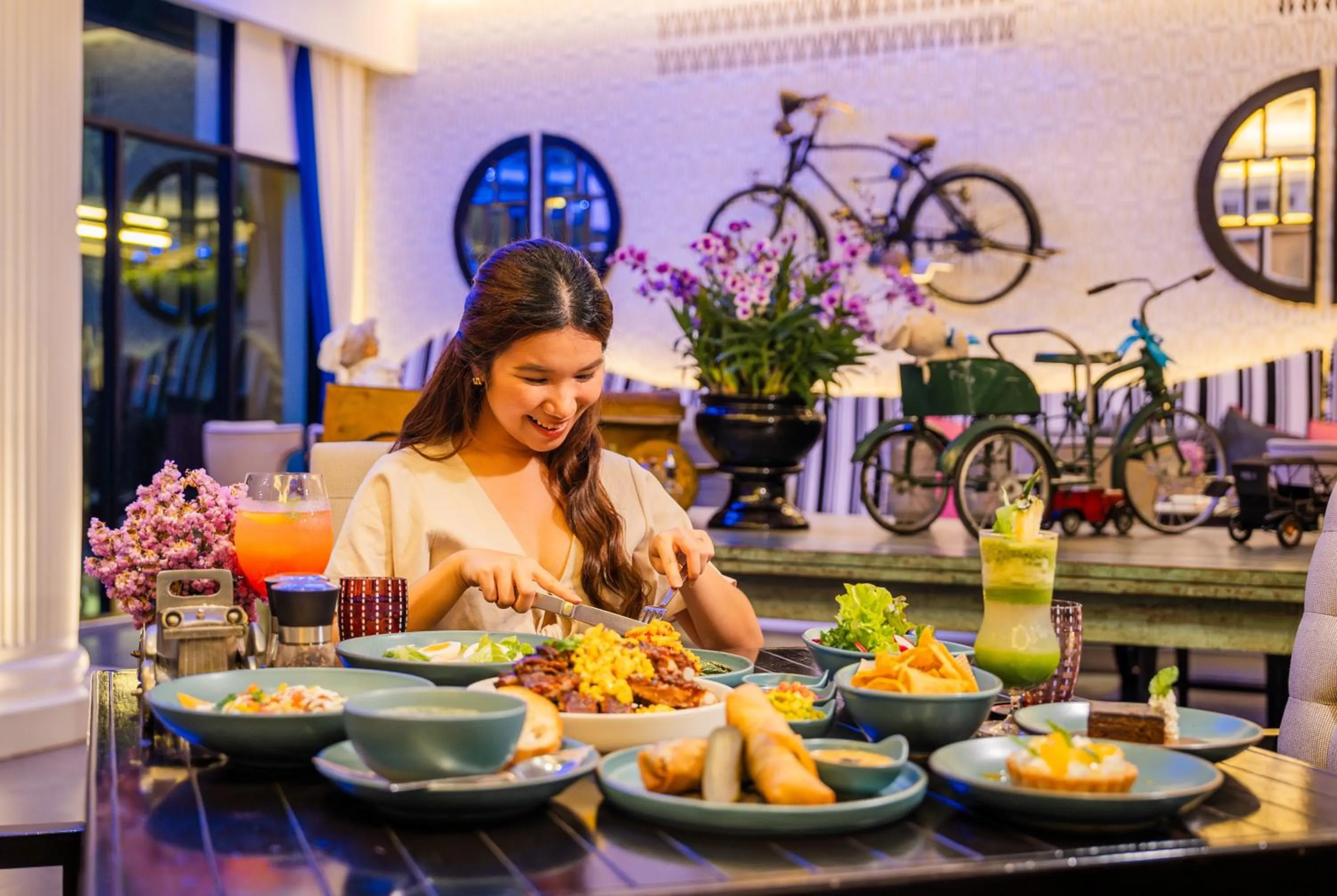 Restaurant/places to eat in Wave Hotel Pattaya