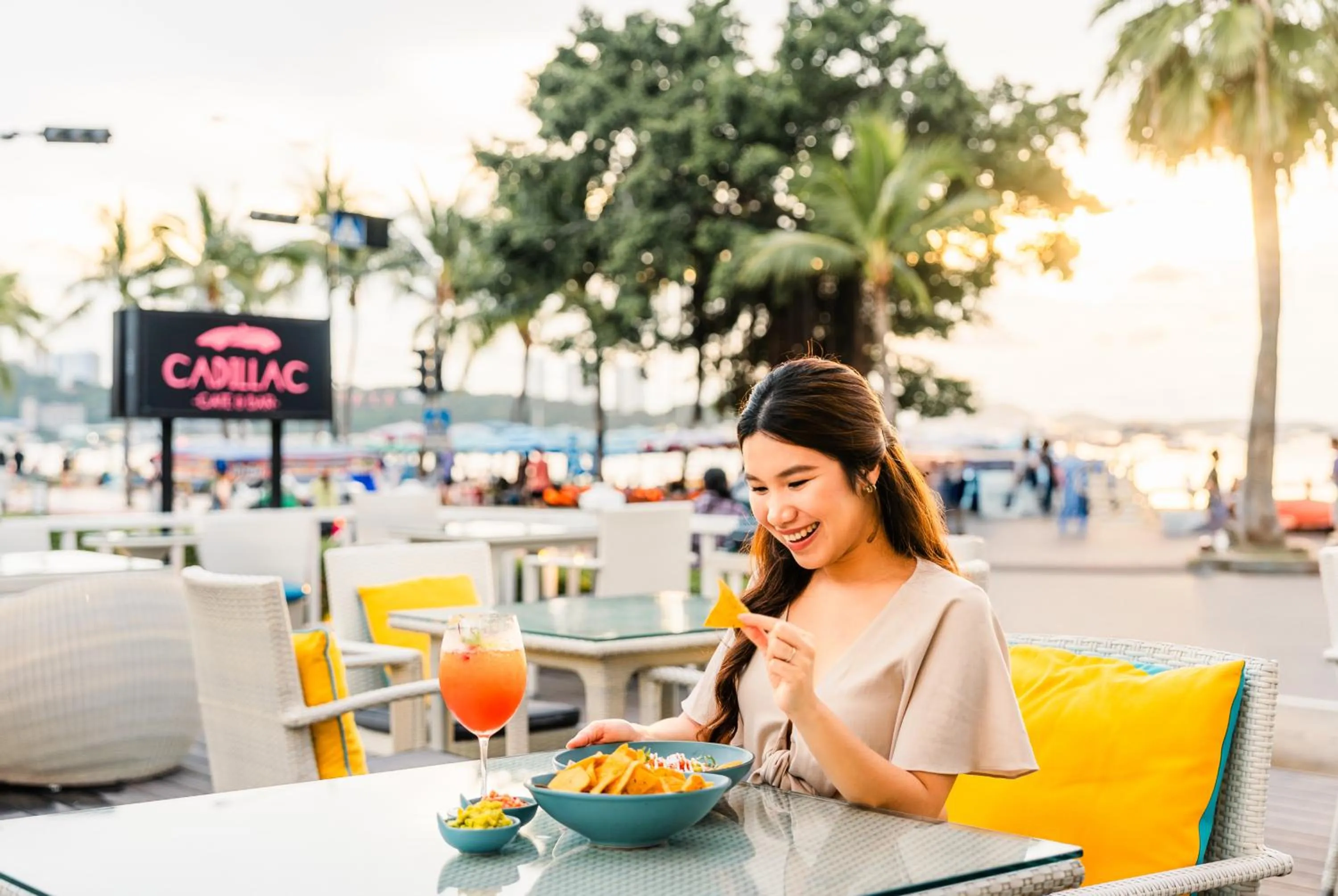 Restaurant/places to eat in Wave Hotel Pattaya