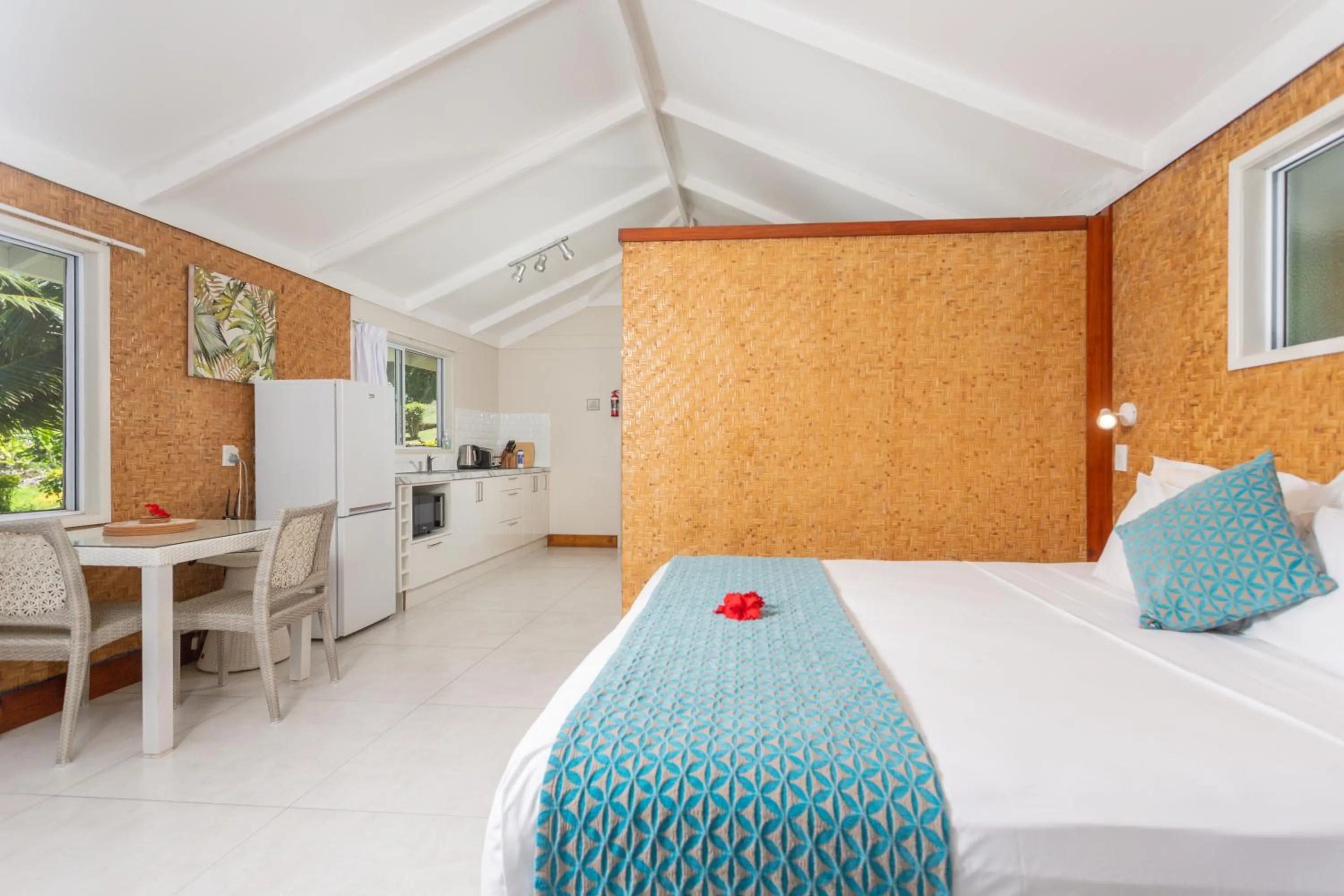 Bedroom, Bed in Muri Lagoon View Bungalows - Hillside Bungalow