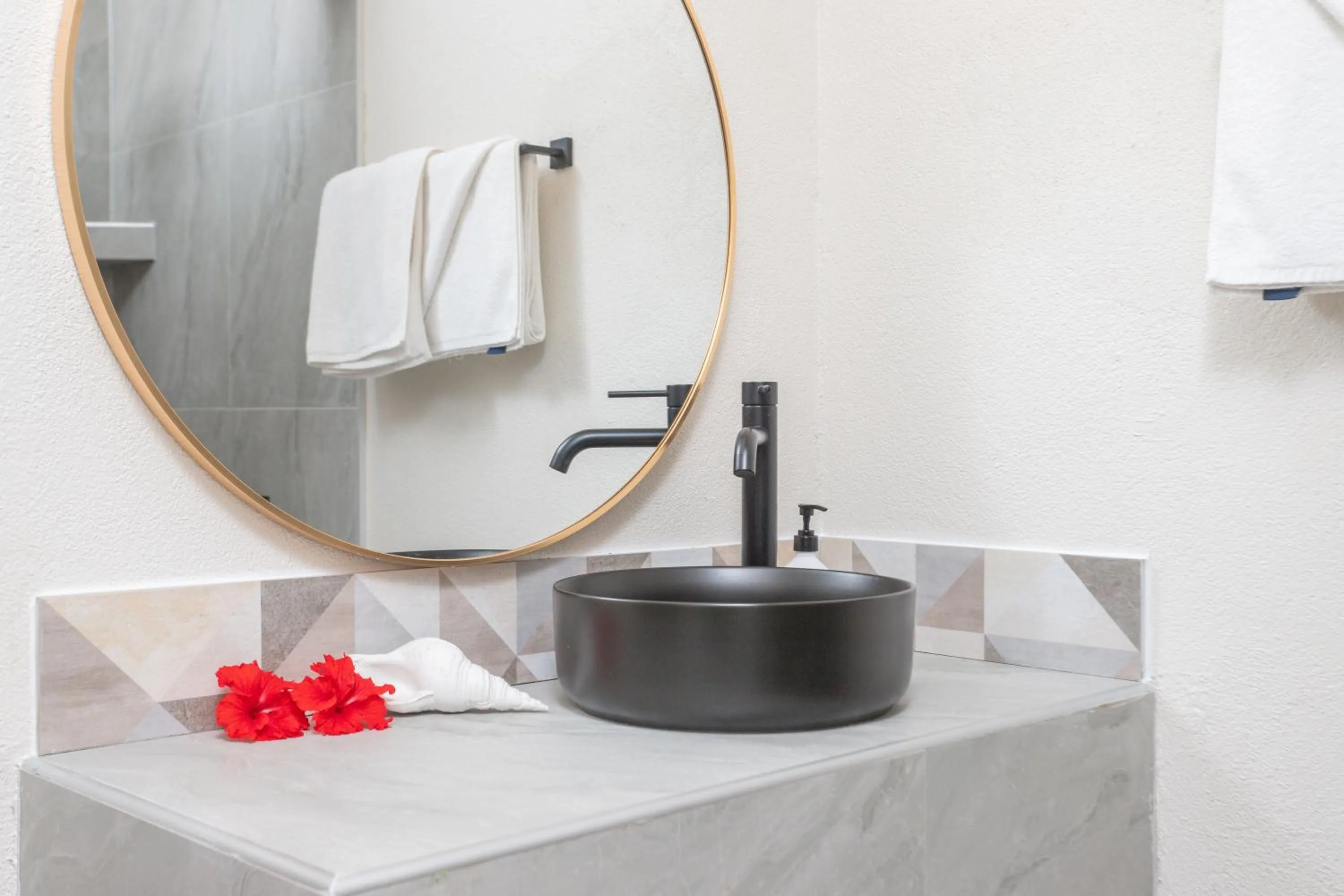 Bathroom in Muri Lagoon View Bungalows - Hillside Bungalow