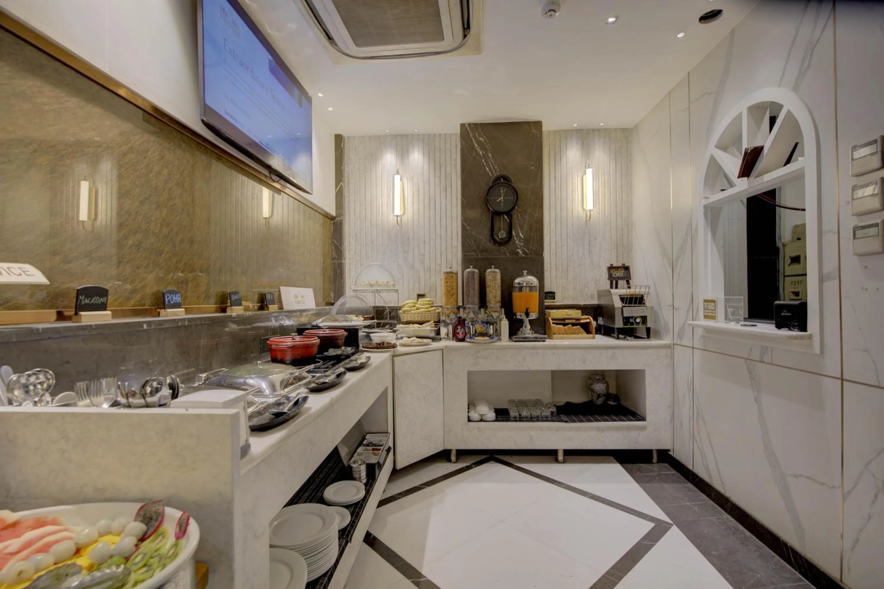 Restaurant/places to eat in Hotel Delhi 55 -City Center