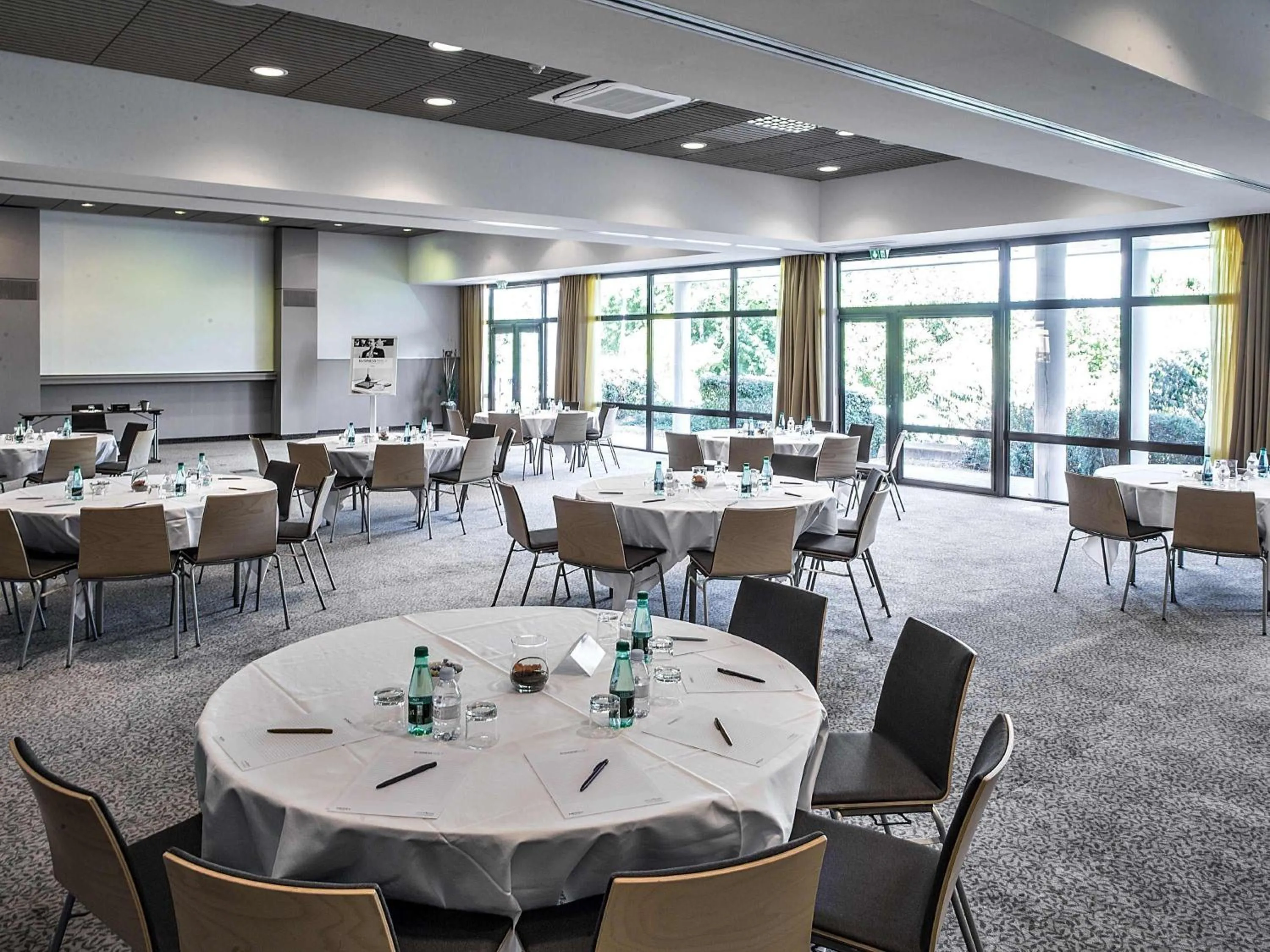 Meeting/conference room in Mercure Toulouse Aéroport Golf de Seilh