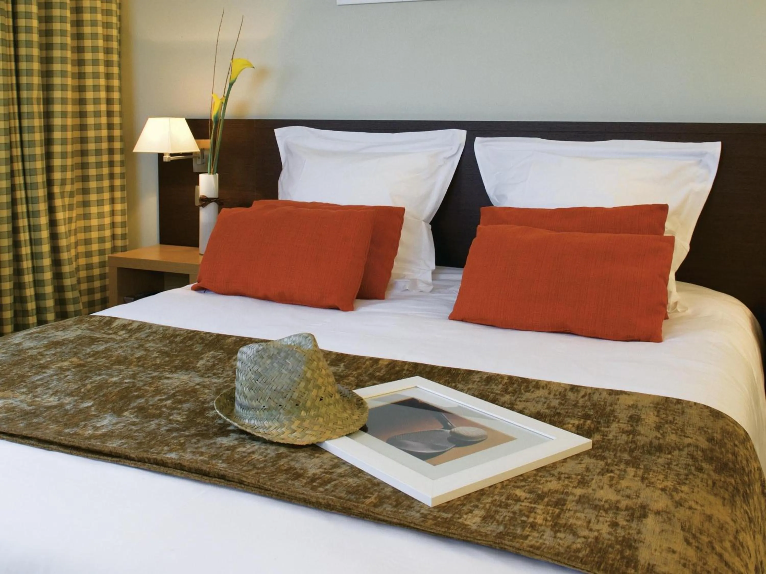 Bedroom, Bed in Mercure Toulouse Aéroport Golf de Seilh