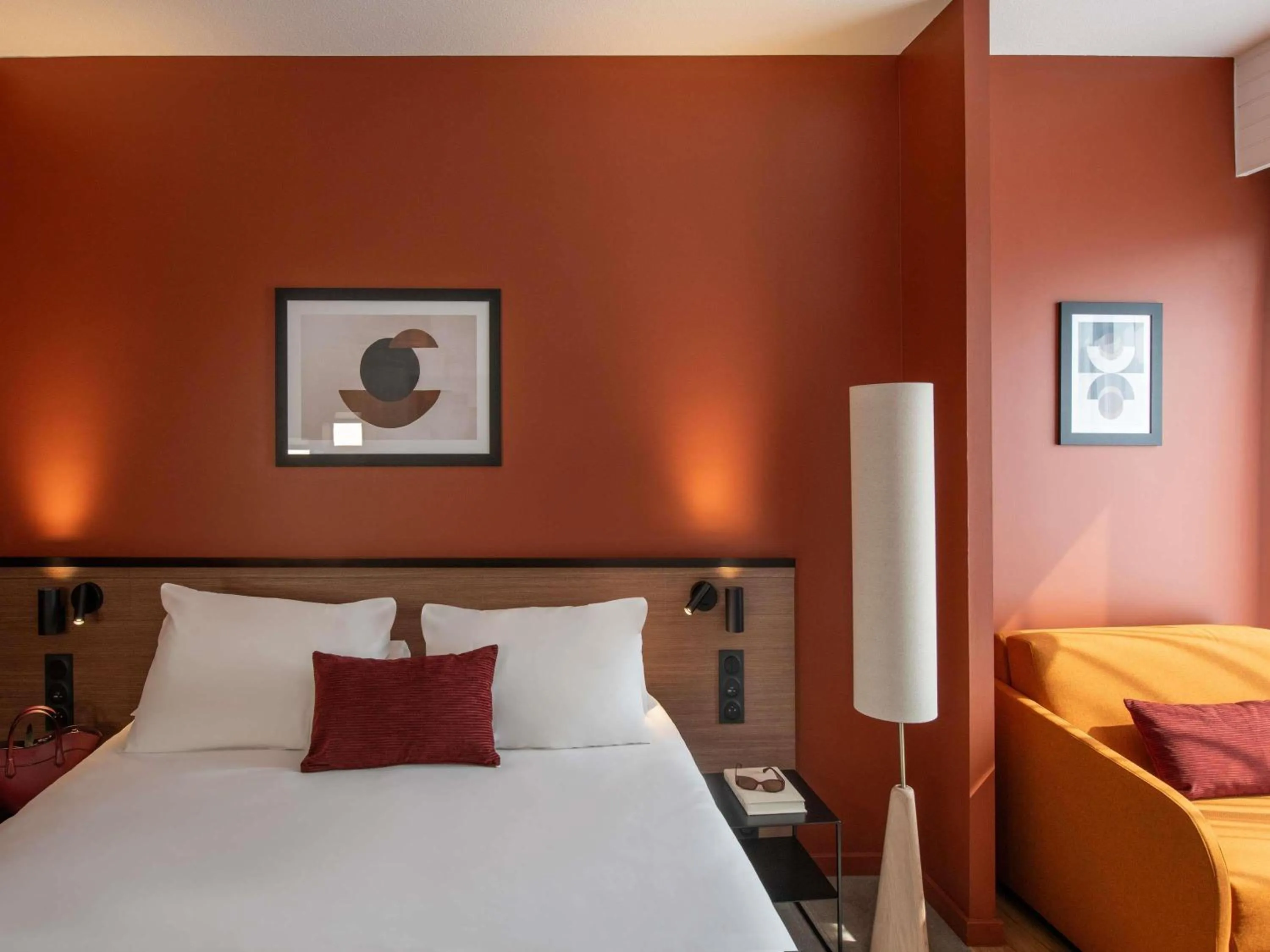 Bedroom, Bed in Mercure Toulouse Aéroport Golf de Seilh