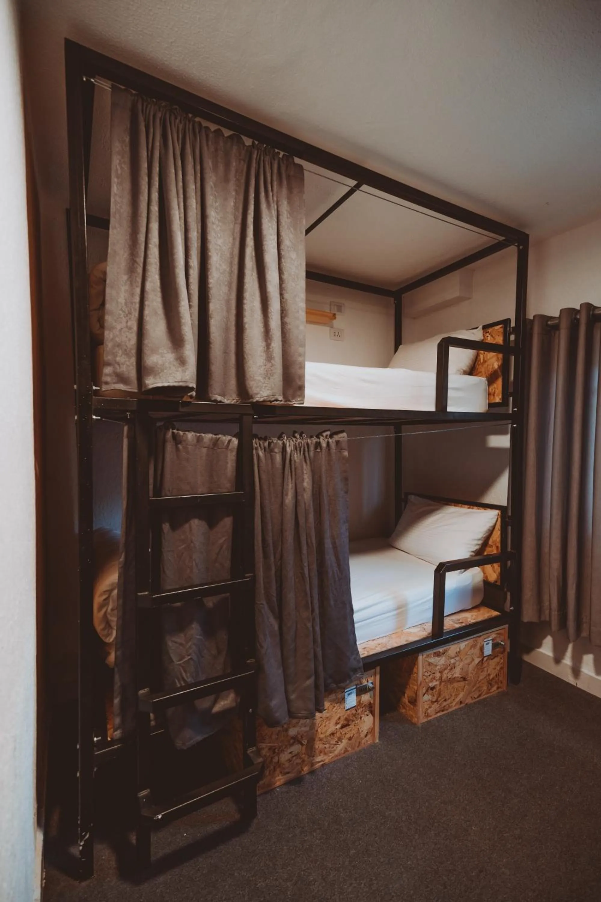 bunk bed, Bed in Nomads Hotel
