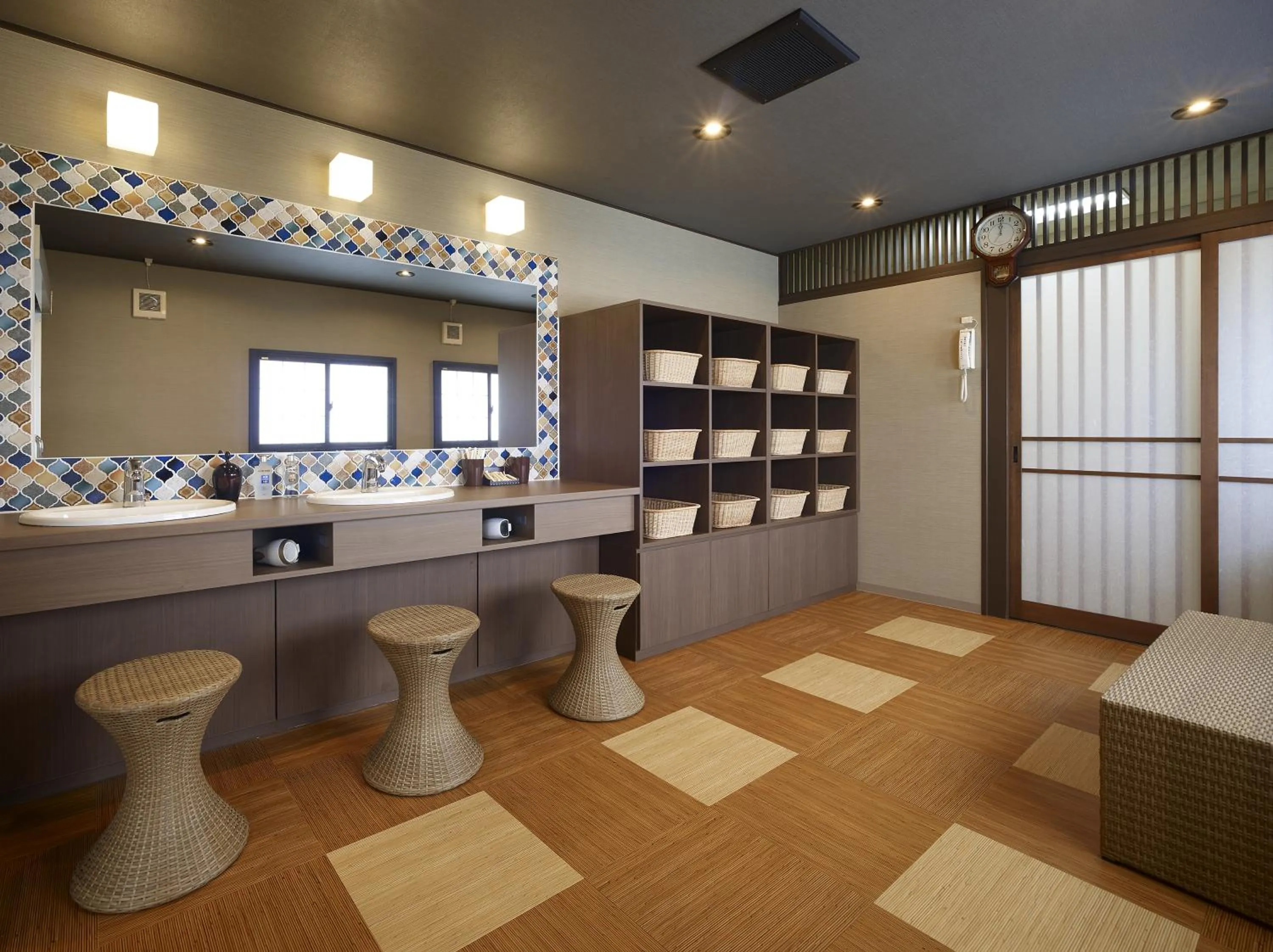 Hot Spring Bath in Wakamatsu Honten