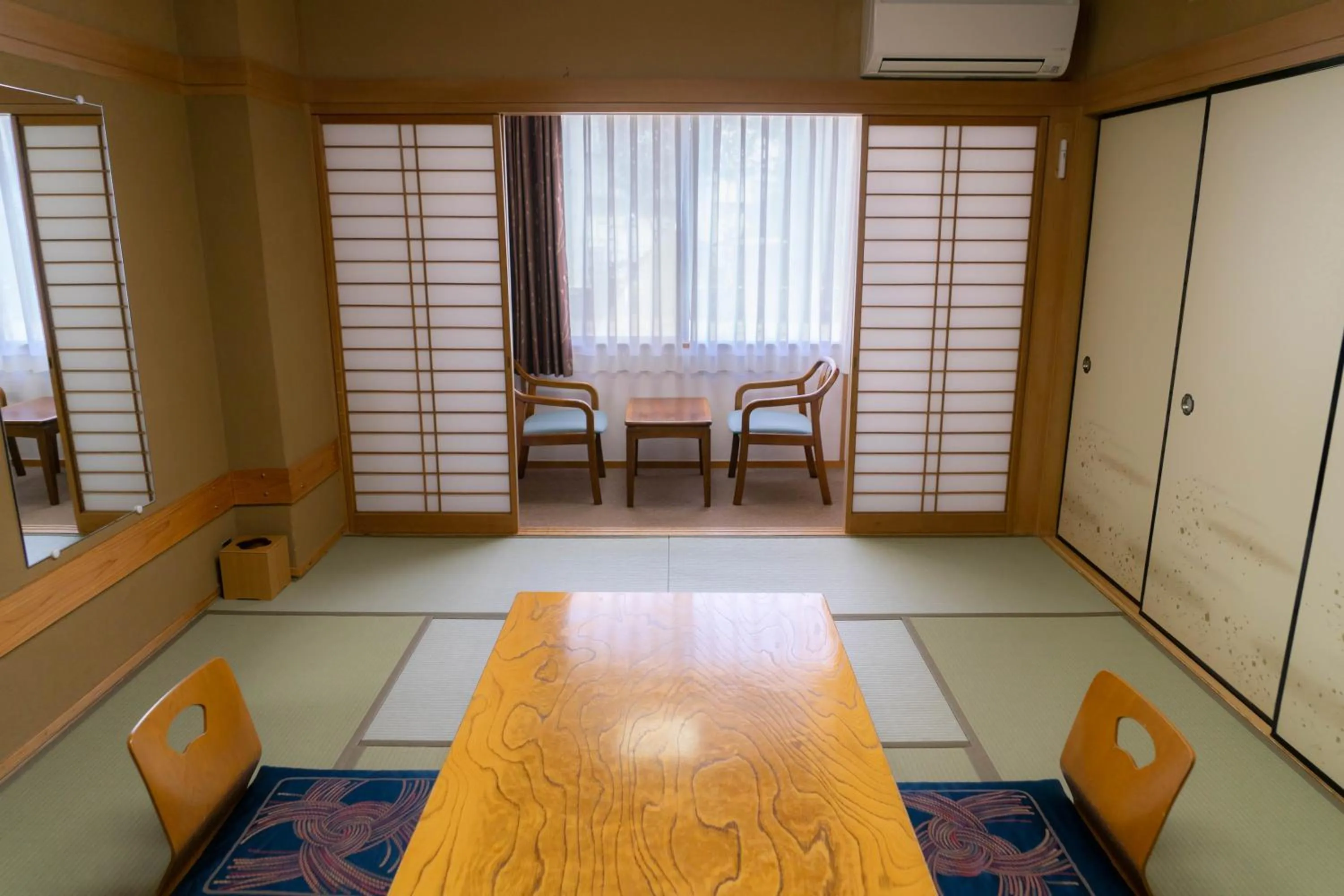 Living room in Wakamatsu Honten