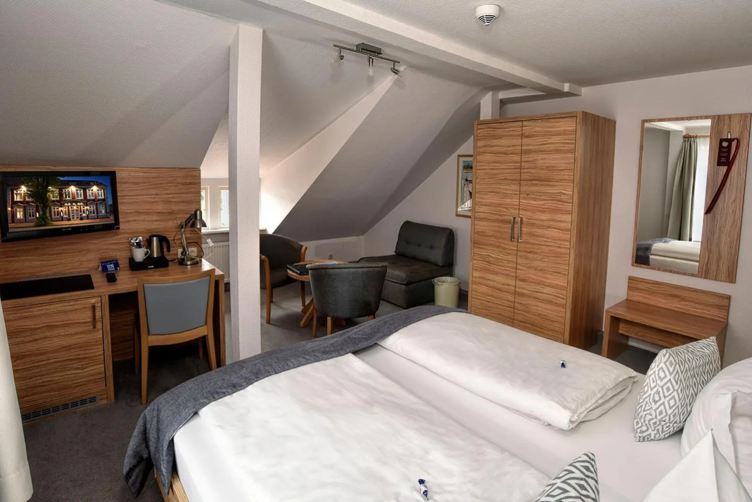 Photo of the whole room, Bed in Hotel Stadt Hamburg