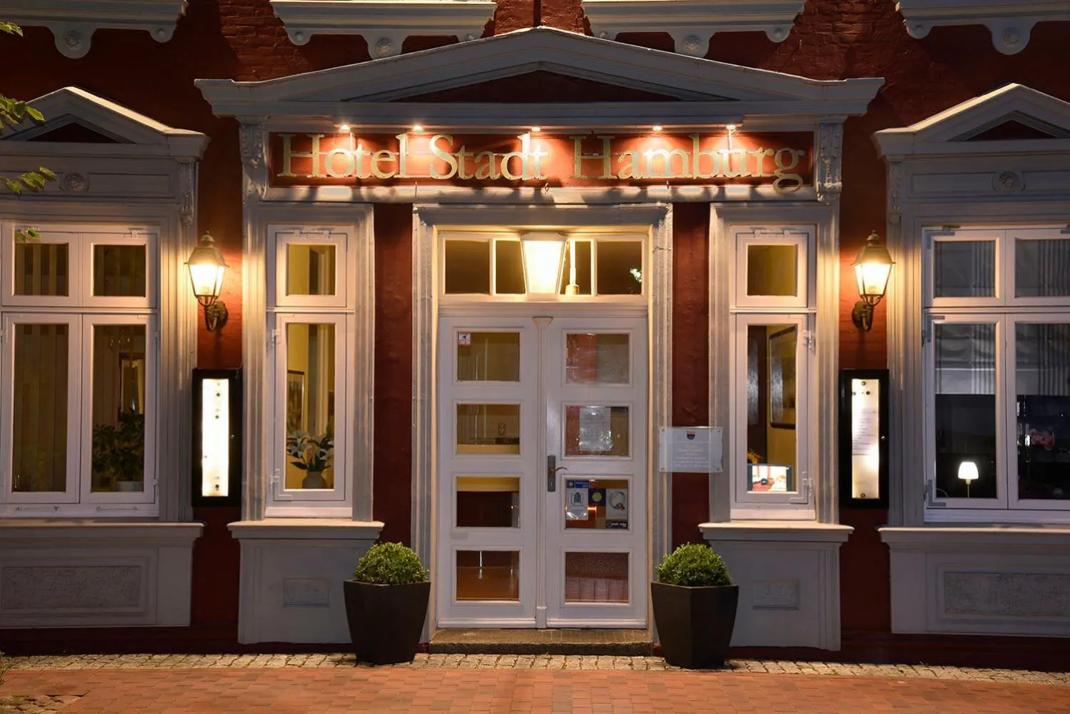 Facade/entrance in Hotel Stadt Hamburg