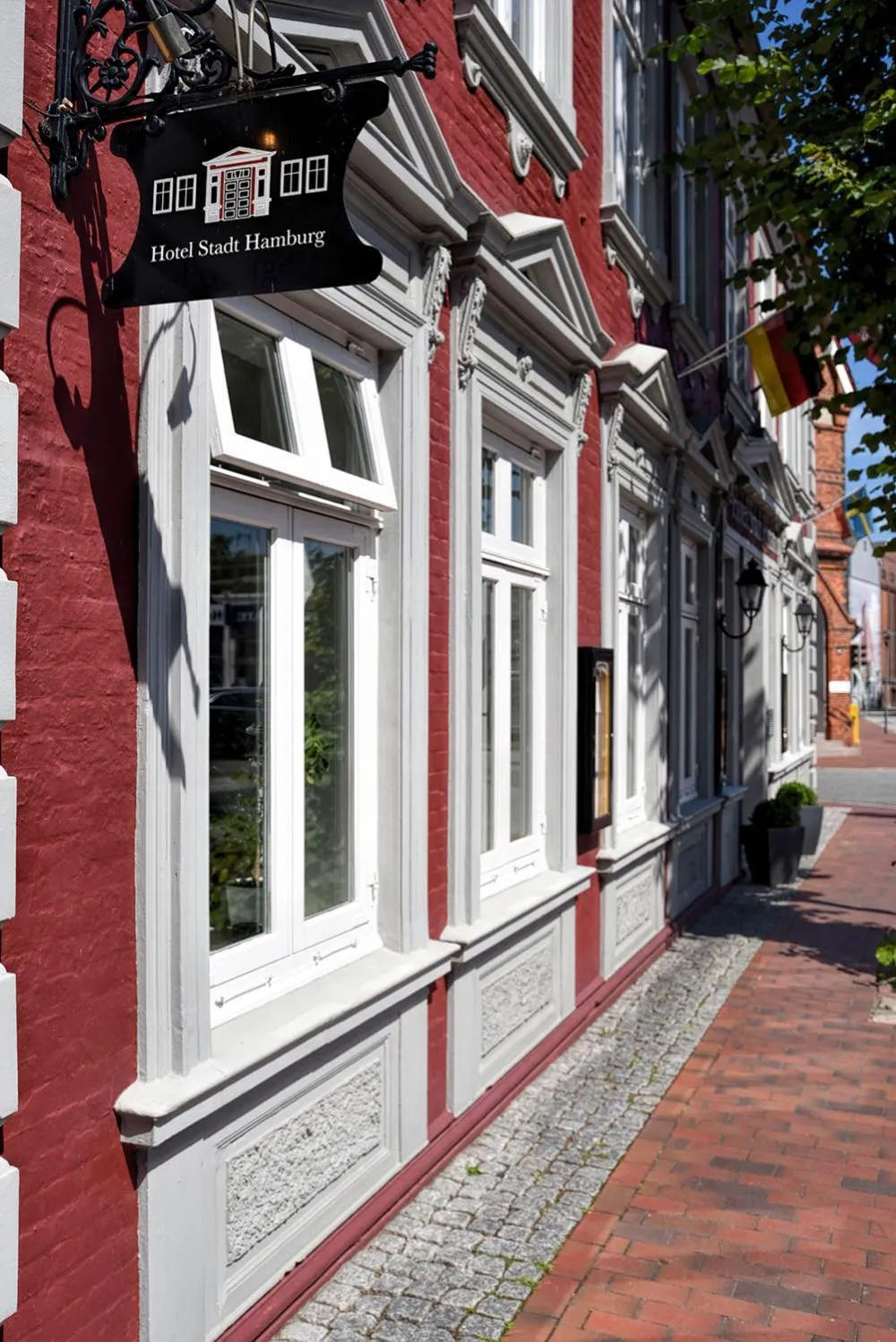 Facade/entrance in Hotel Stadt Hamburg