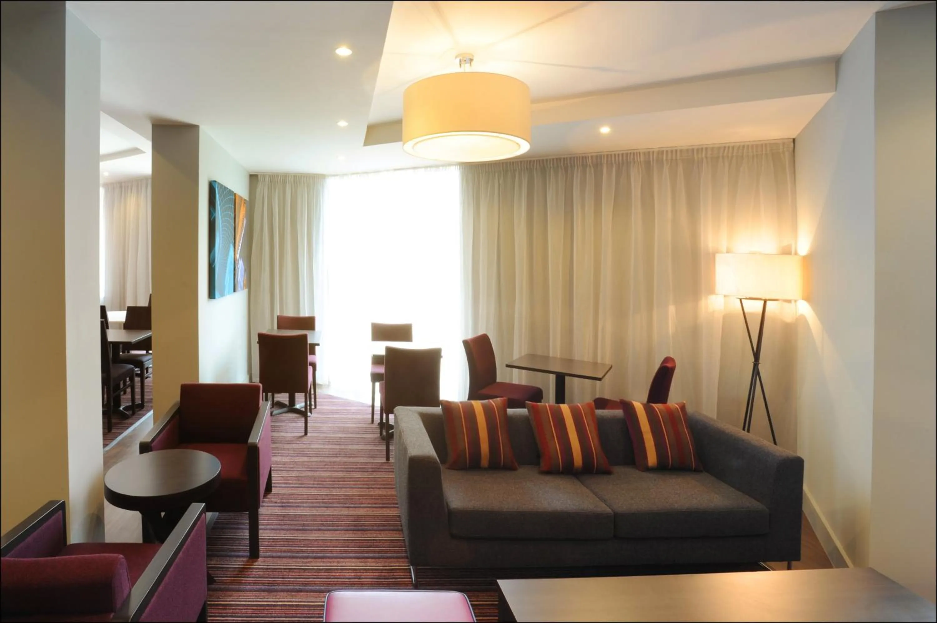Lobby or reception in Holiday Inn Express Birmingham - Snow Hill by IHG