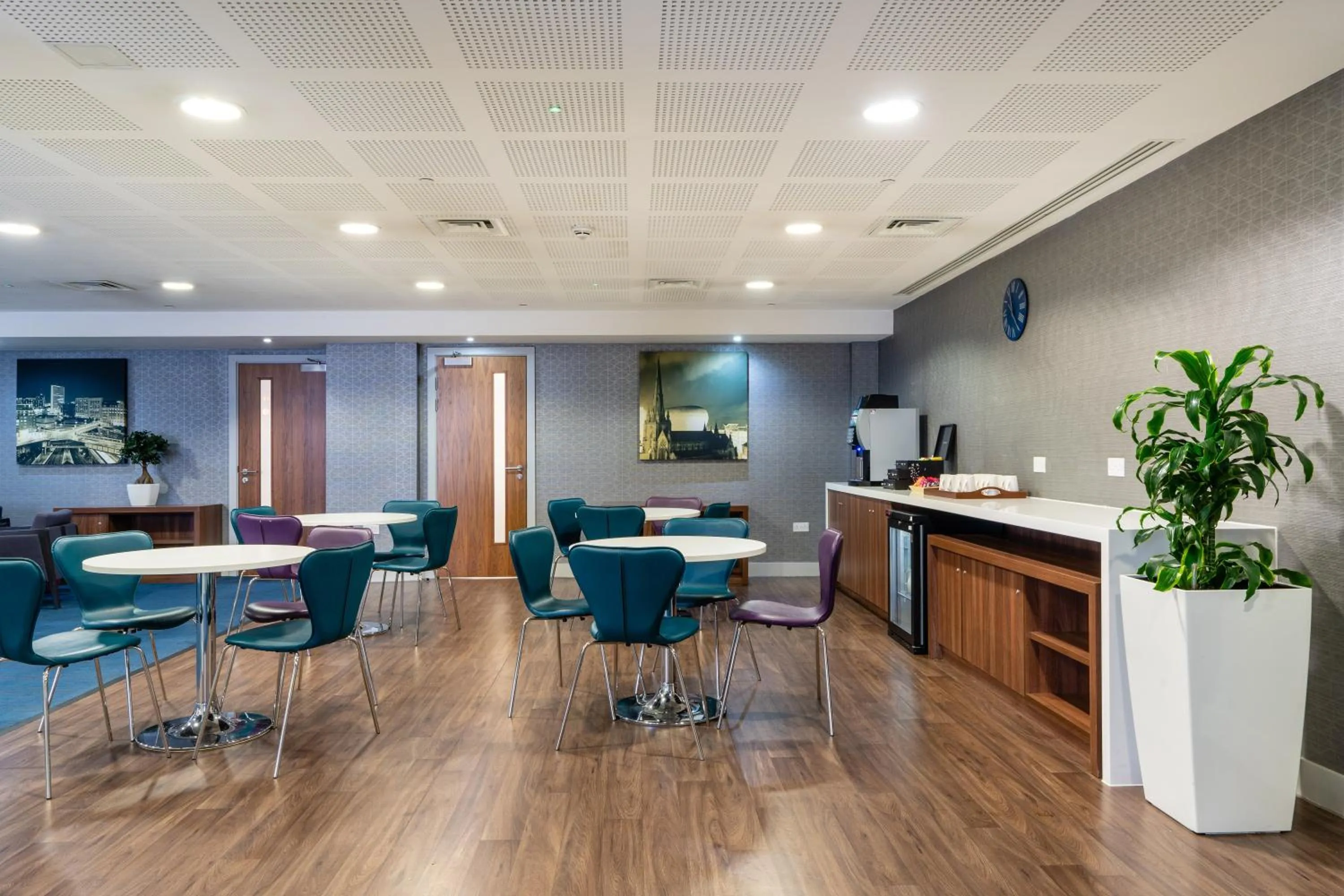 Meeting/conference room in Holiday Inn Express Birmingham - Snow Hill by IHG