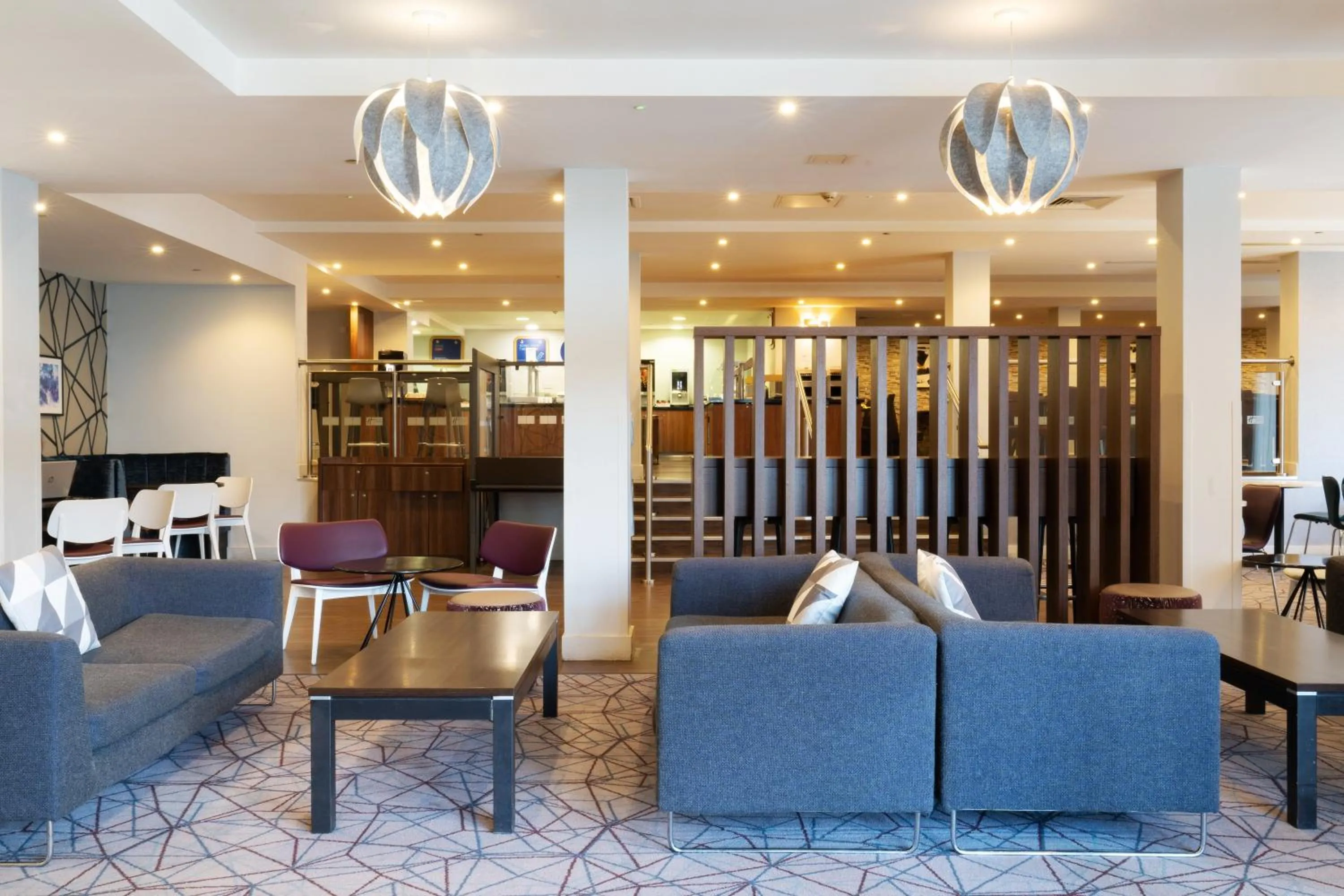 Lobby or reception in Holiday Inn Express Birmingham - Snow Hill by IHG