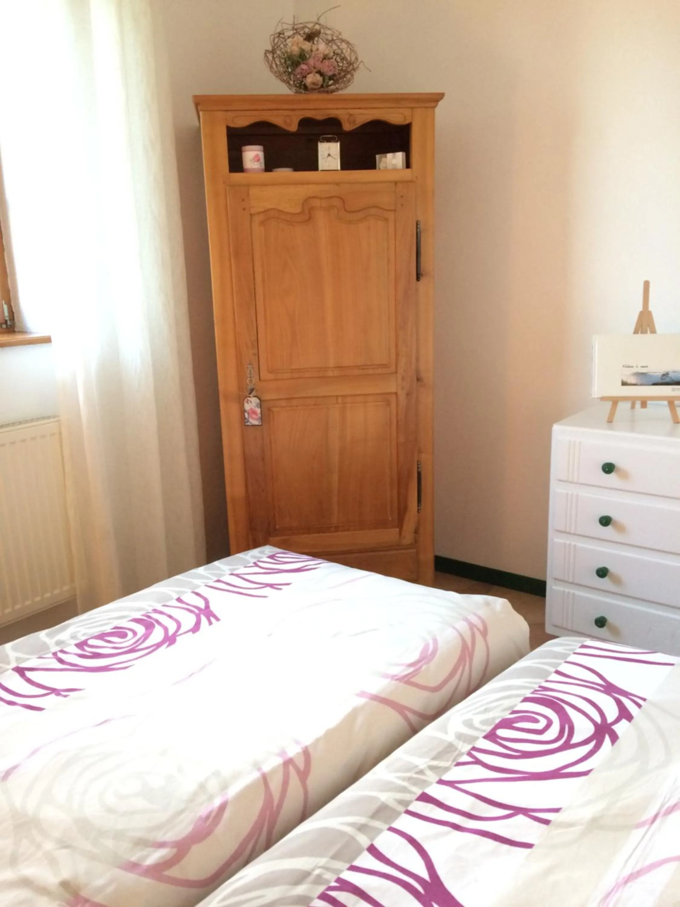 Photo of the whole room, Bed in Gîte L'Instant Durable
