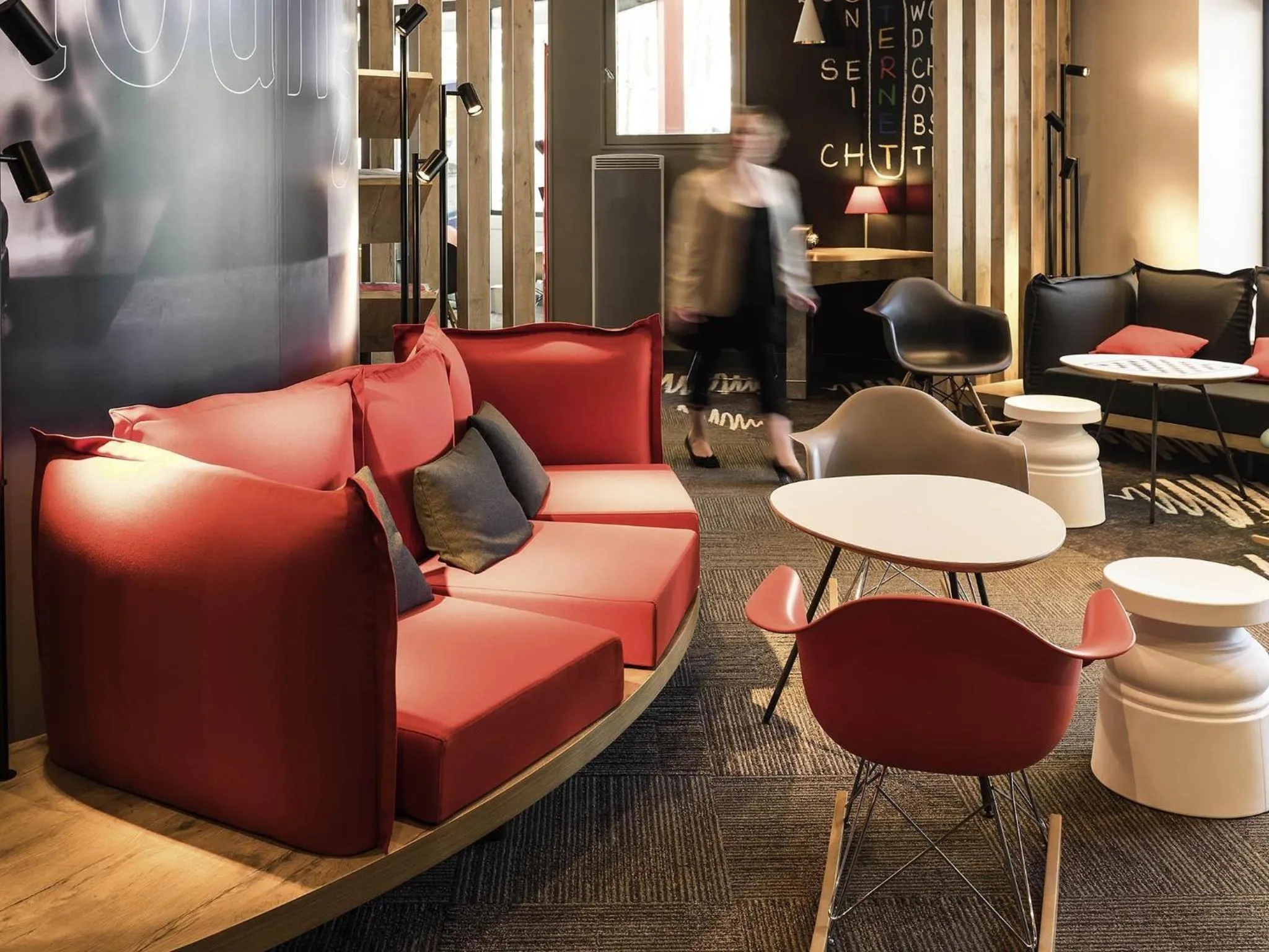 Lounge or bar in ibis Angers Centre Chateau