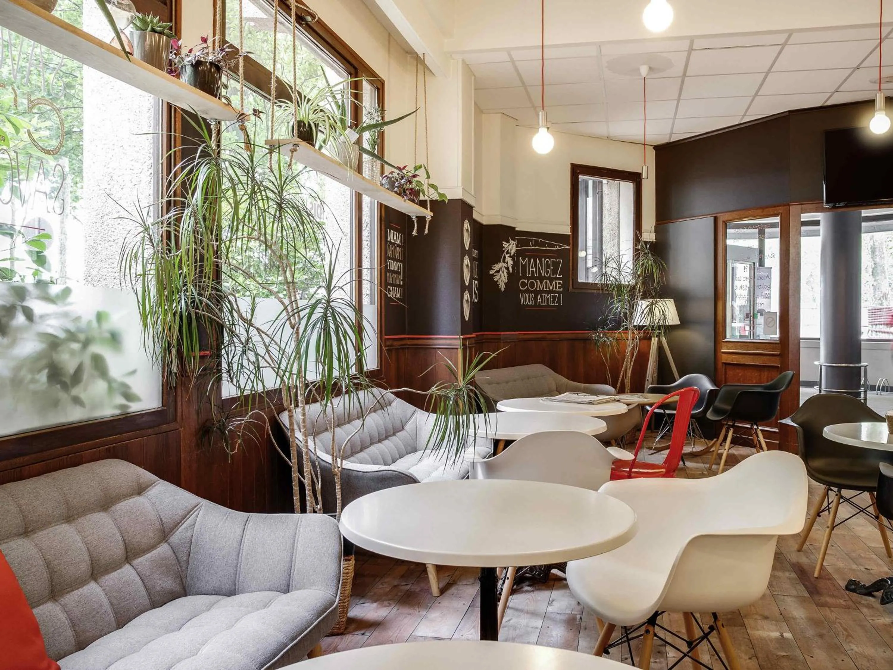 Meeting/conference room in ibis Angers Centre Chateau