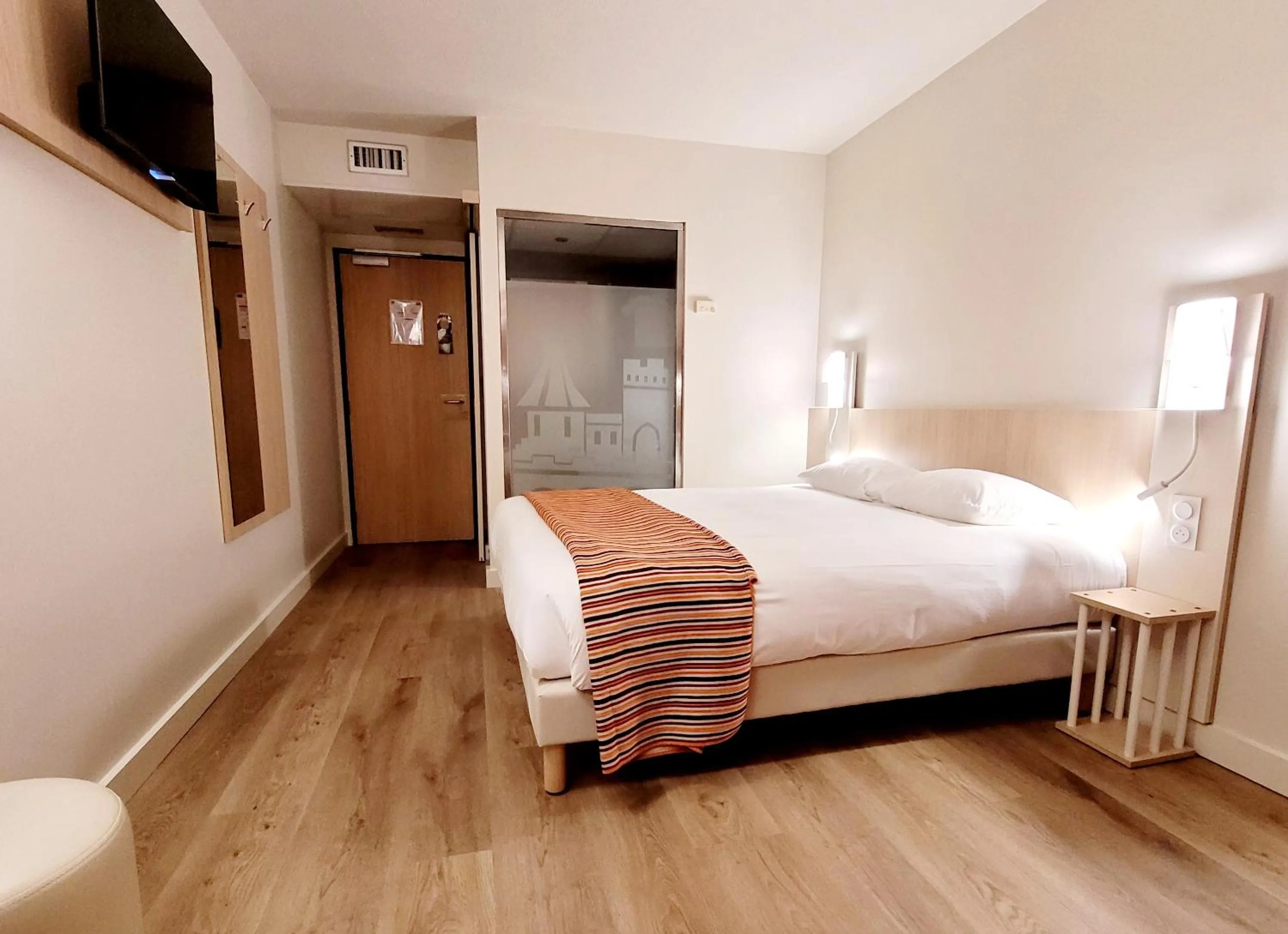 Photo of the whole room, Bed in Hotel Espace Cite