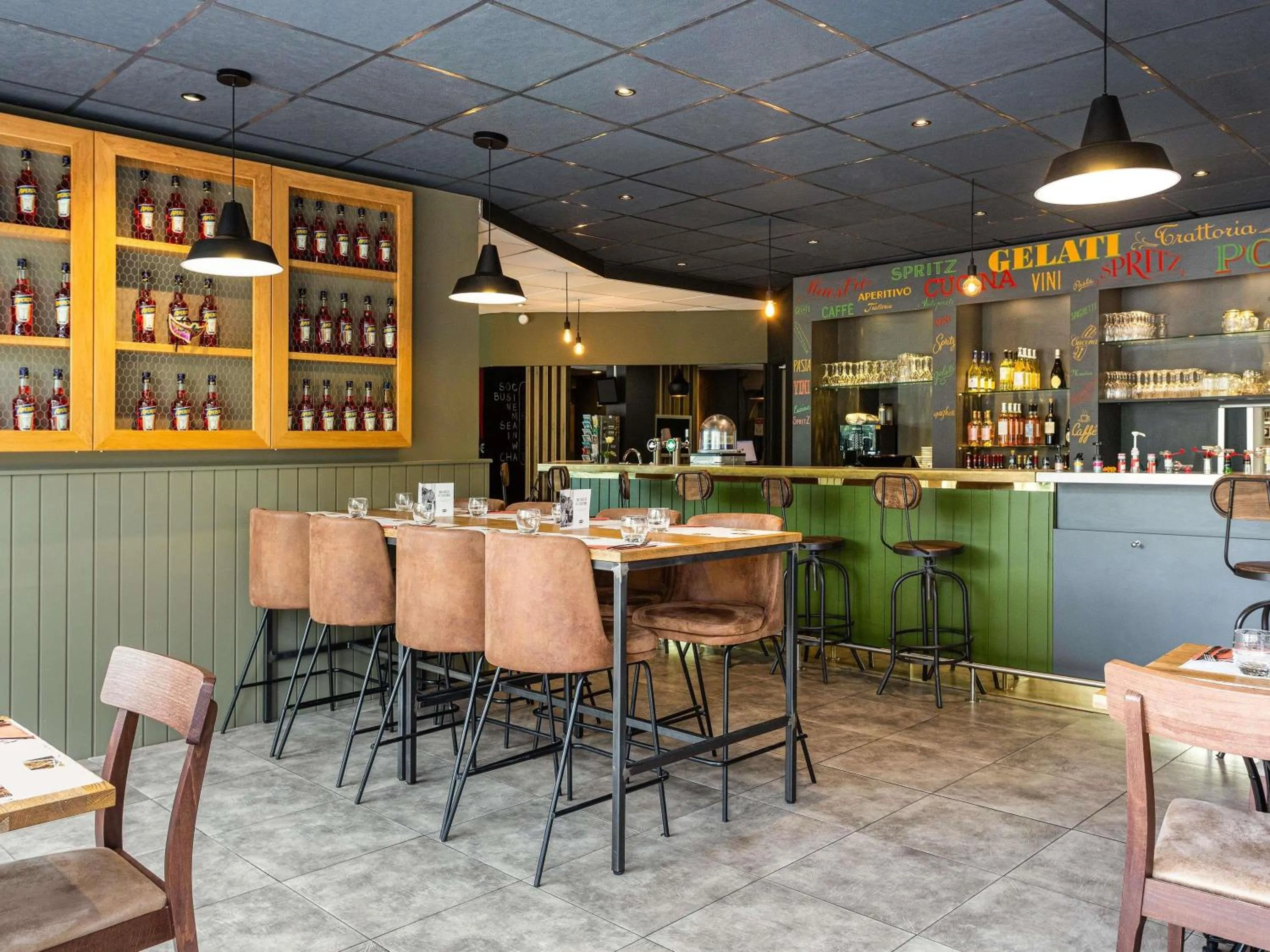 Restaurant/places to eat in ibis Bordeaux Pessac Route des Vins