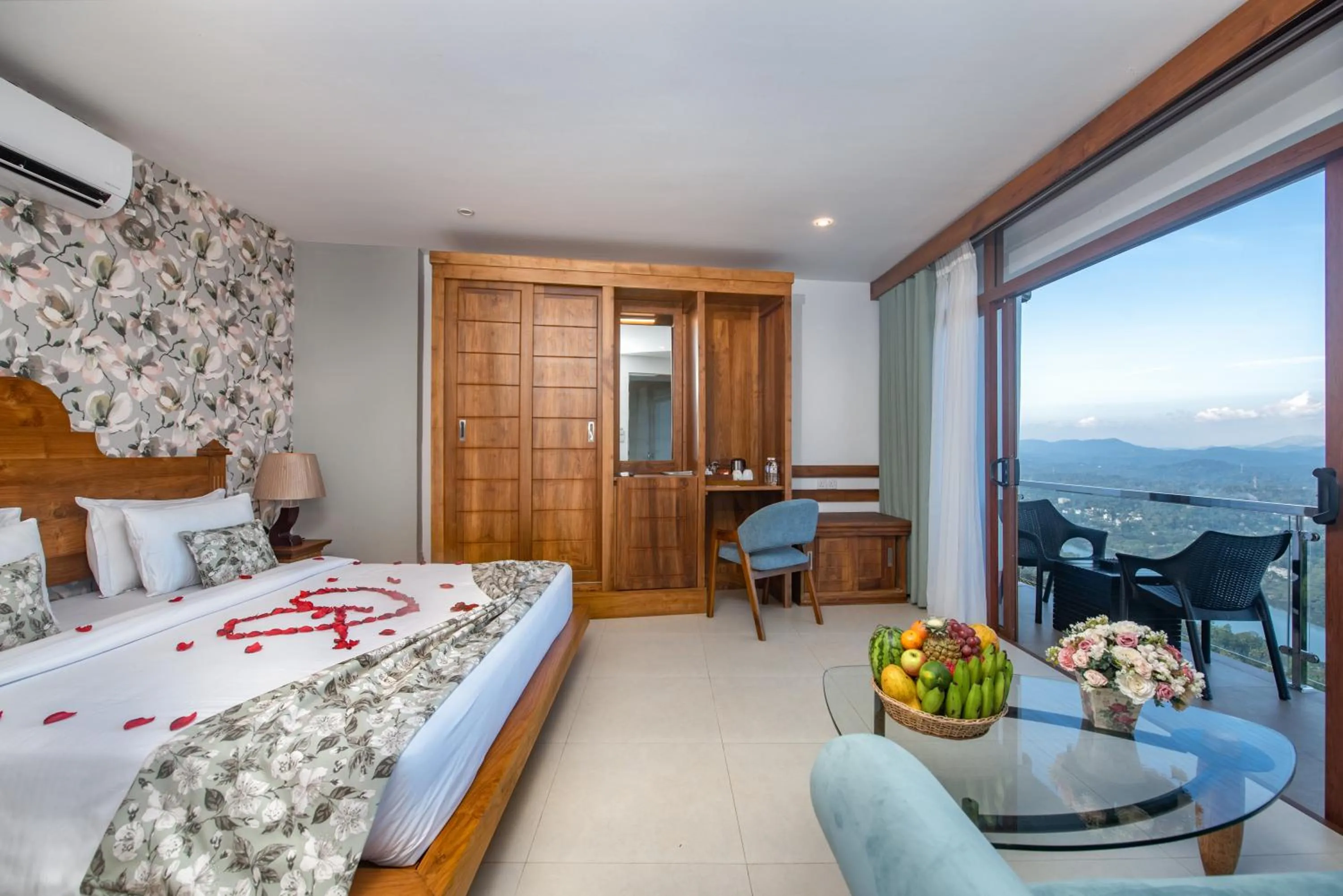 Natural landscape, Bed in Ceyloni Panorama Resort