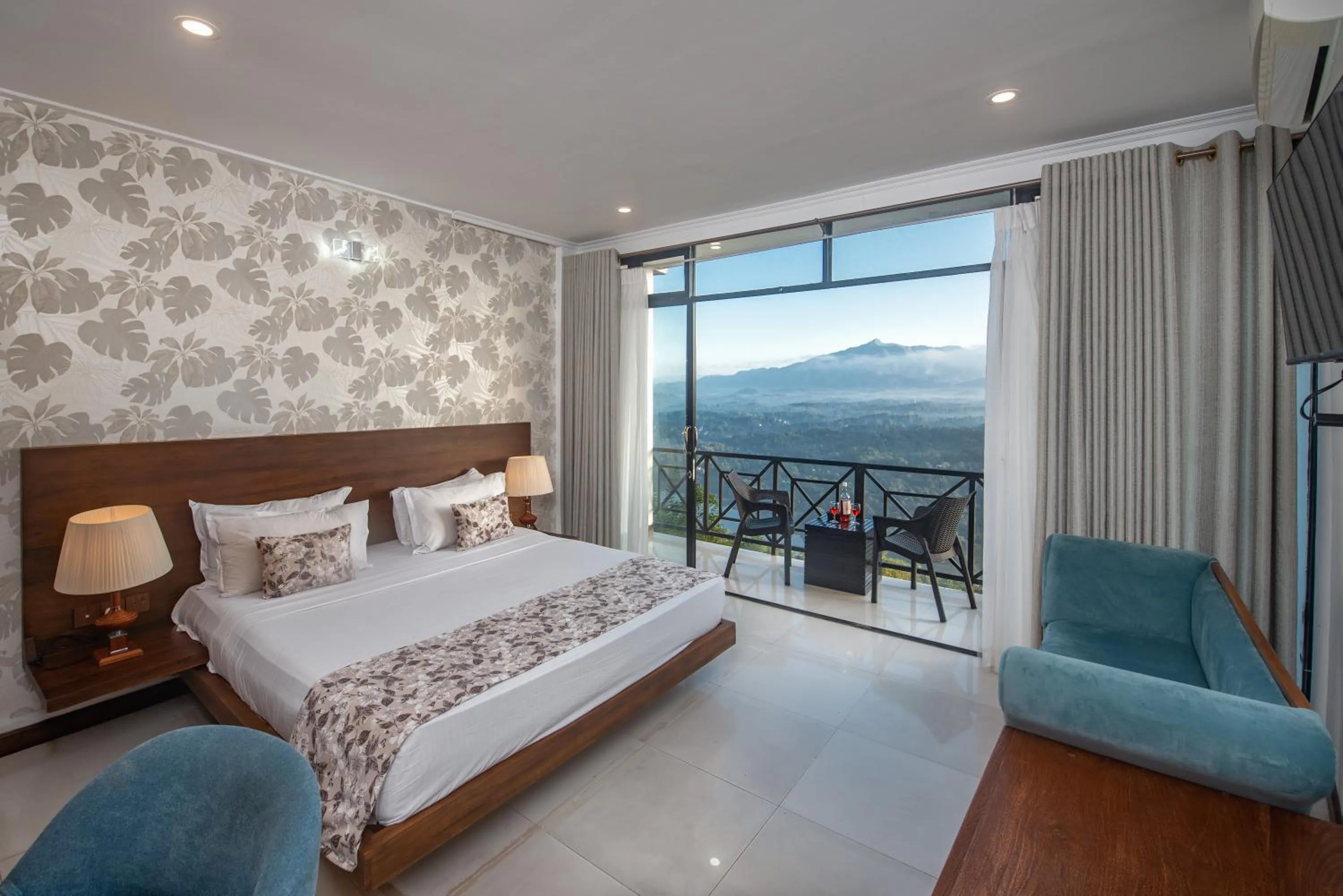 Bed in Ceyloni Panorama Resort