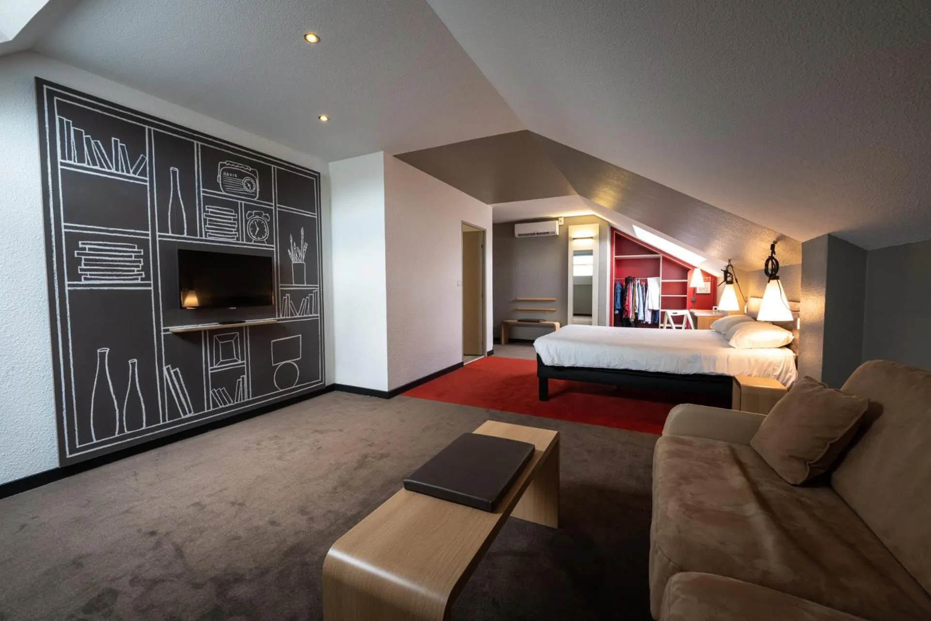 Family, Bed in ibis Montargis