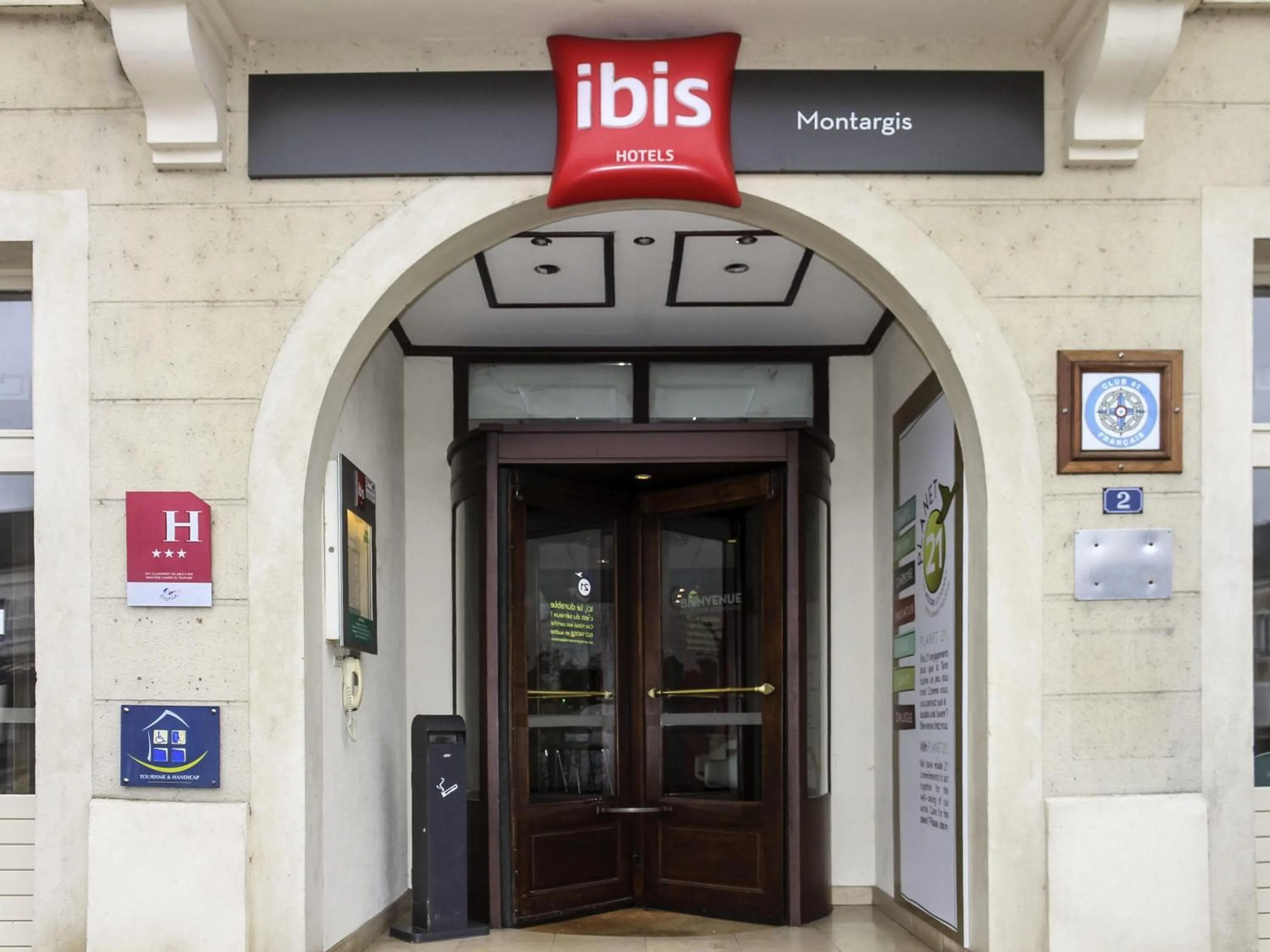 Property building in ibis Montargis