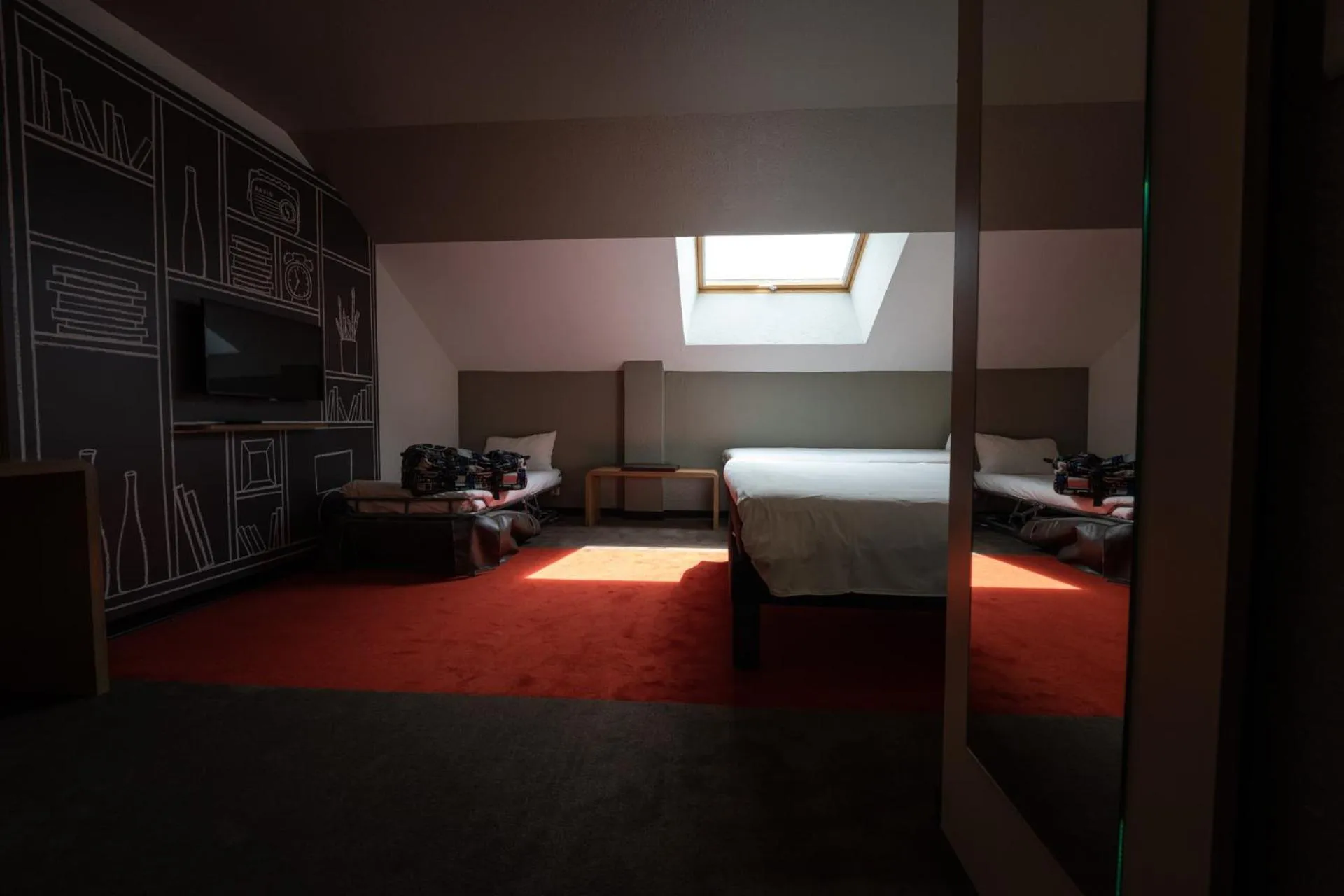 Family, Bed in ibis Montargis