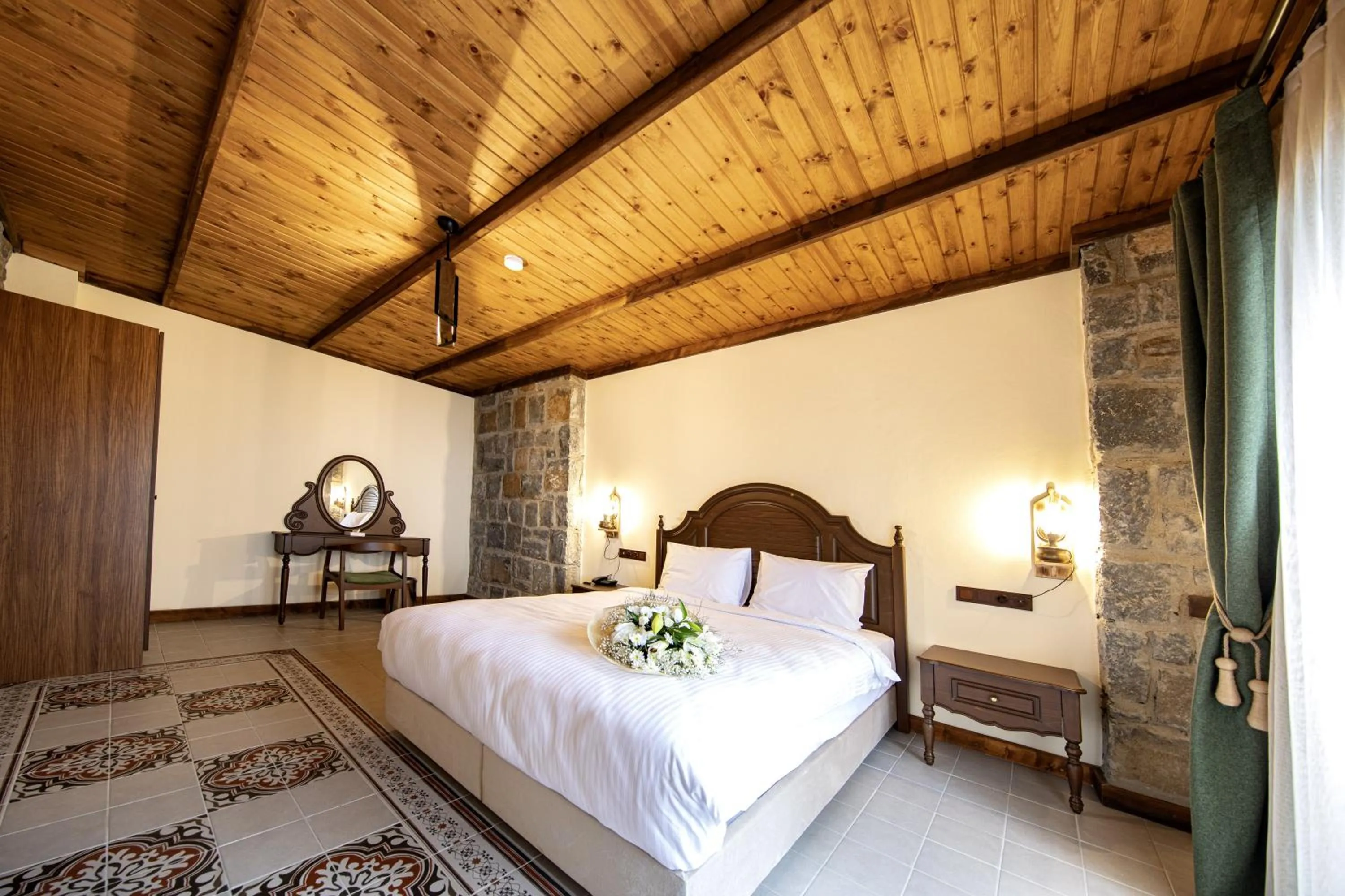 Bed in Foleya Mountain Resort Hotel & Villas