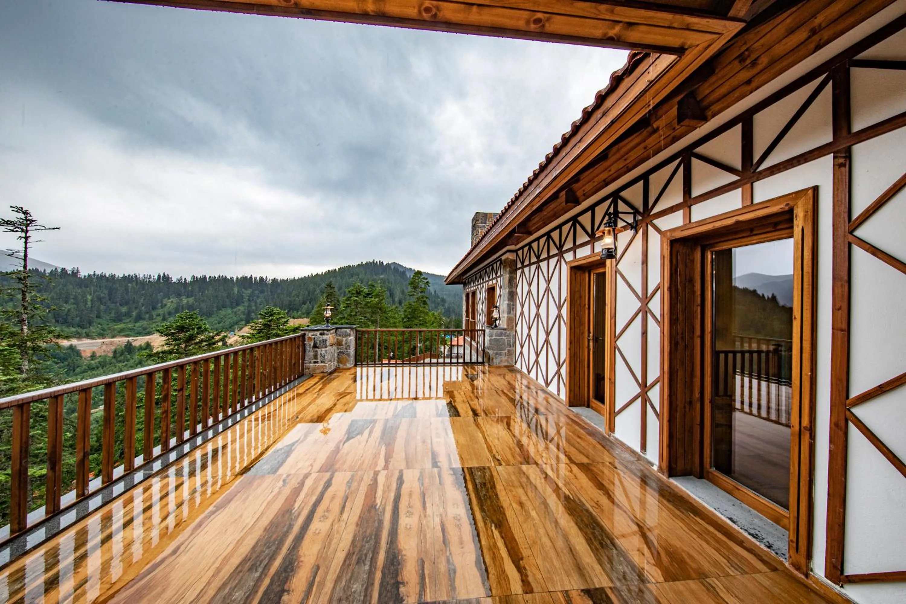 Restaurant/places to eat in Foleya Mountain Resort Hotel & Villas