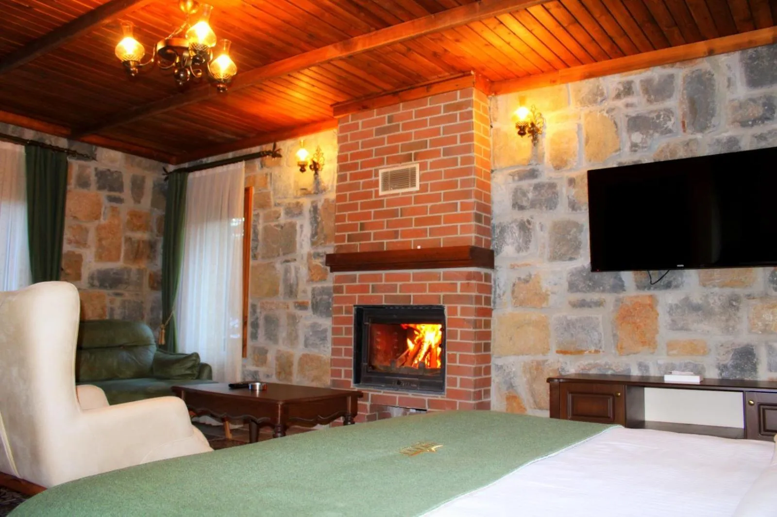 Bed in Foleya Mountain Resort Hotel & Villas