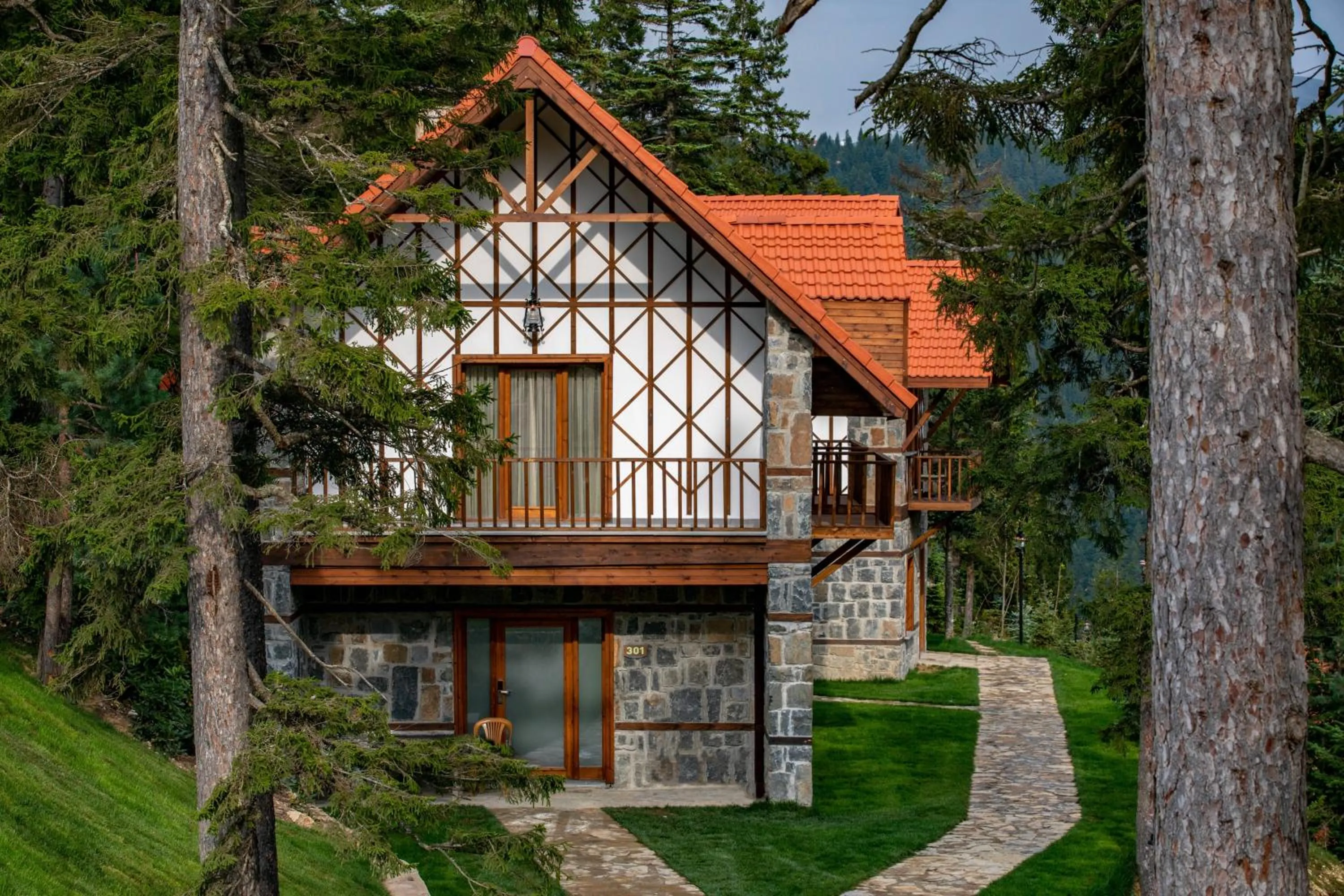 Foleya Mountain Resort Hotel & Villas