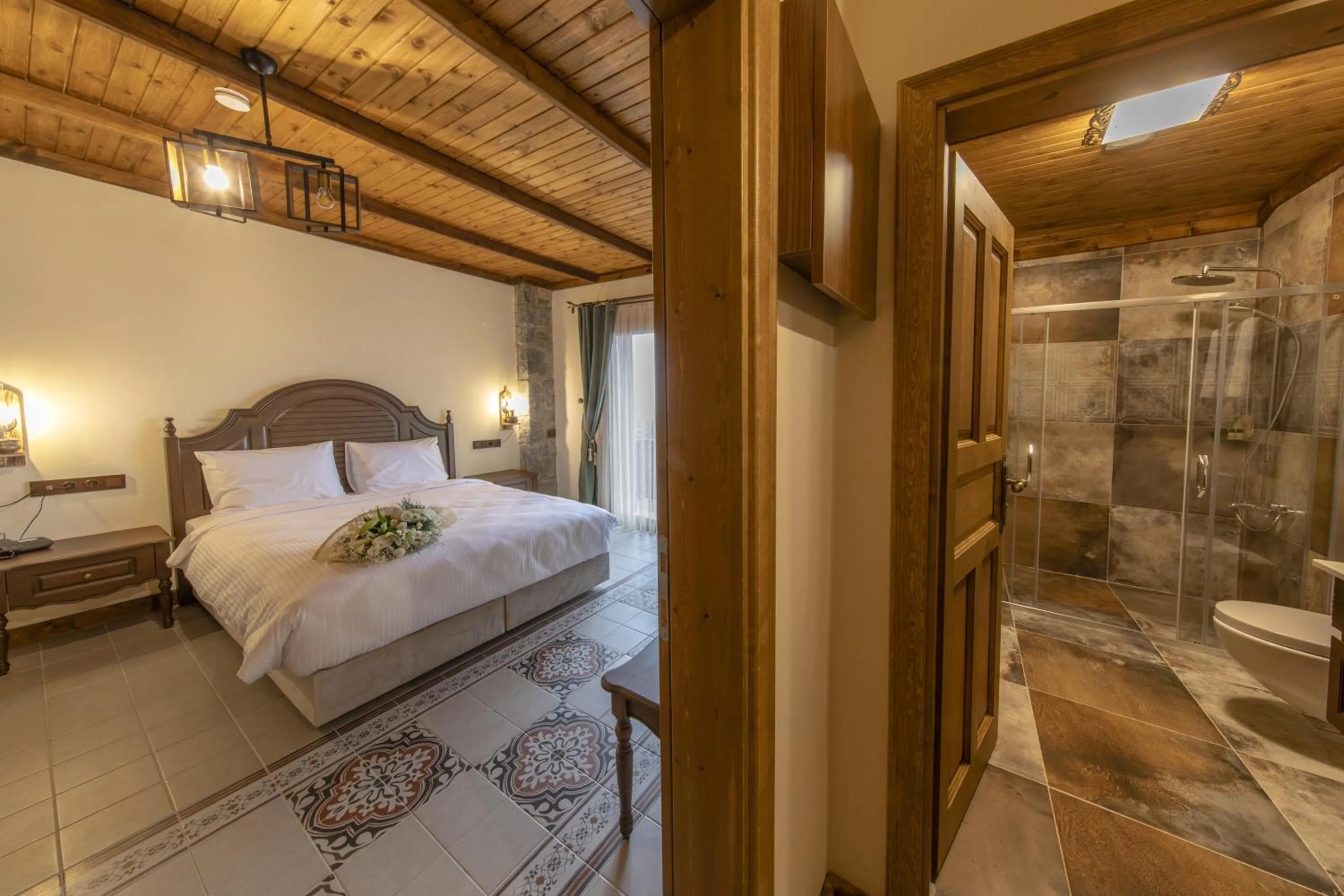 Photo of the whole room, Bed in Foleya Mountain Resort Hotel & Villas