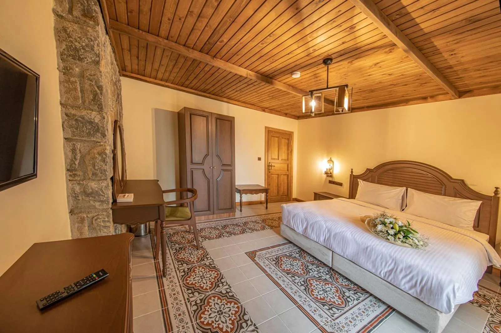 Bed in Foleya Mountain Resort Hotel & Villas