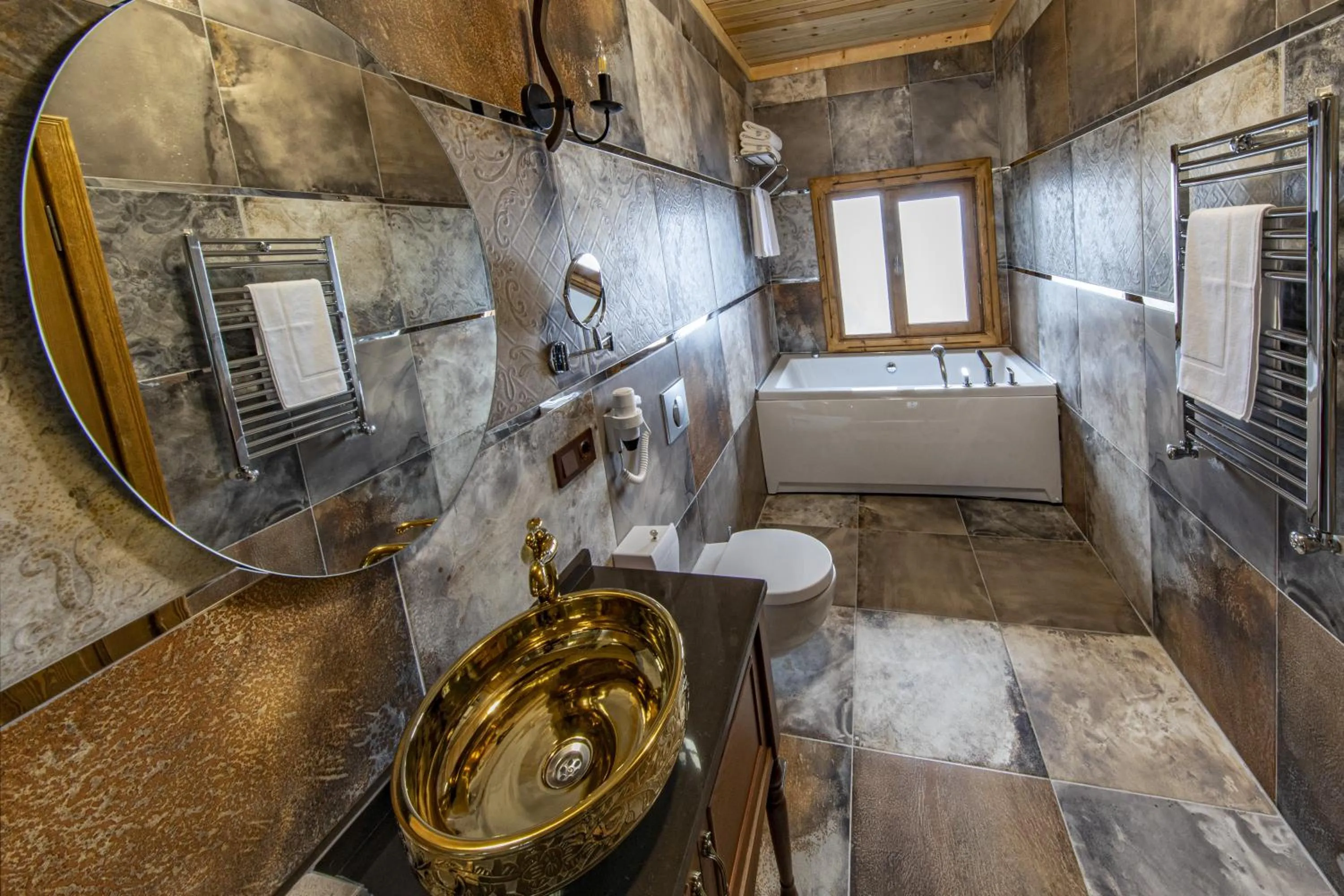 Bathroom in Foleya Mountain Resort Hotel & Villas