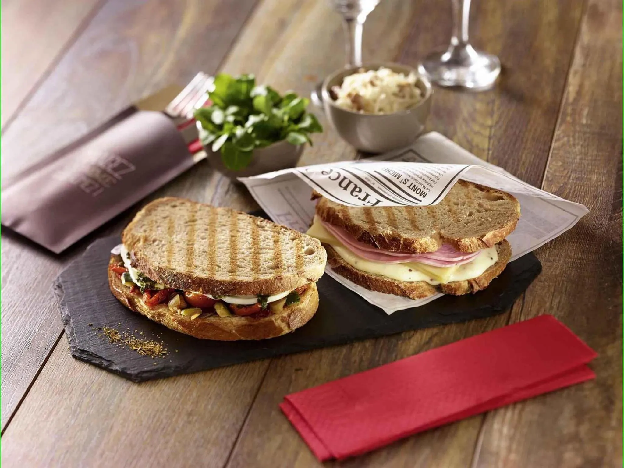 Lounge or bar in ibis Orleans Centre Gare