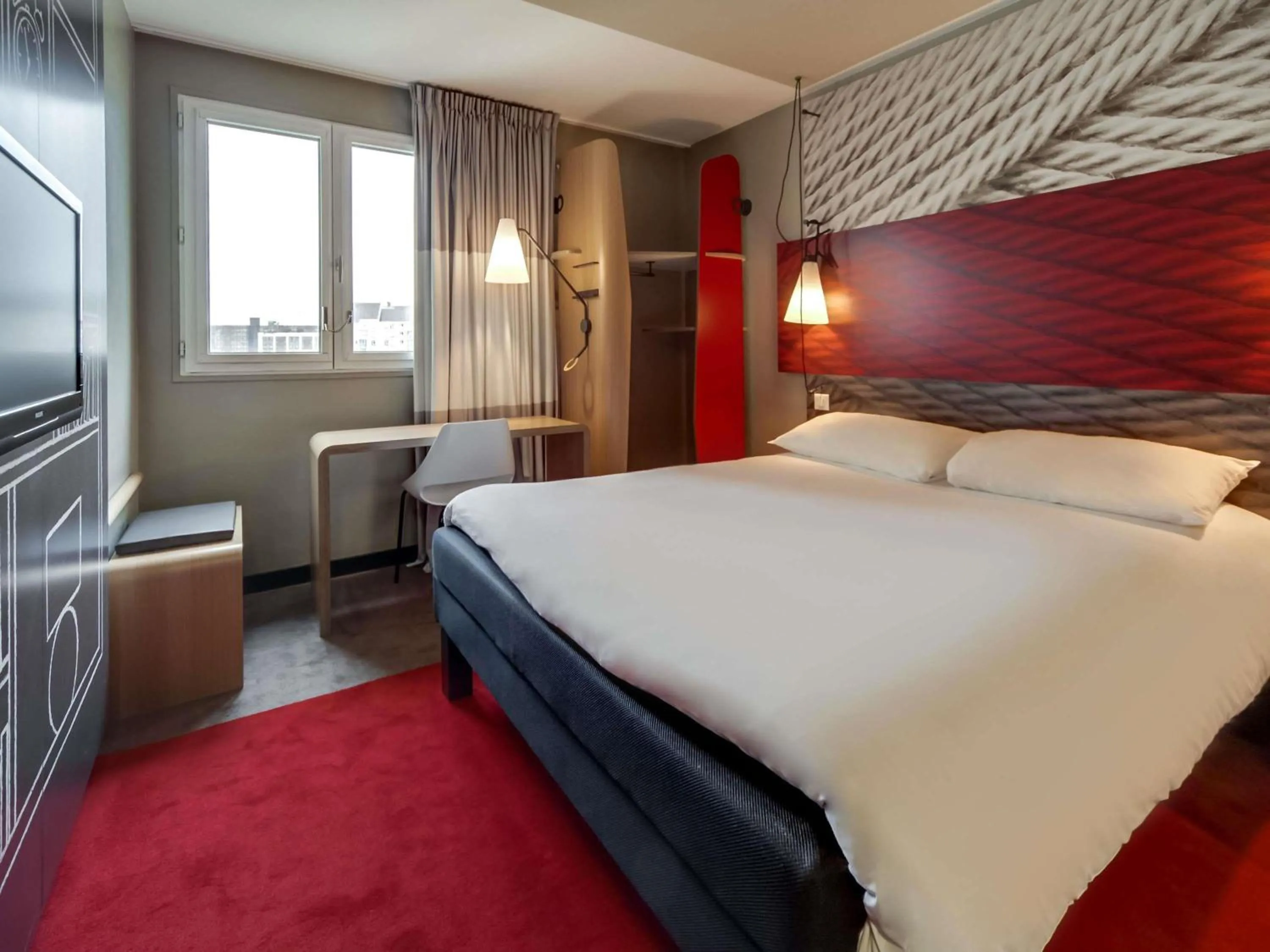 Bedroom, Bed in ibis Orleans Centre Gare