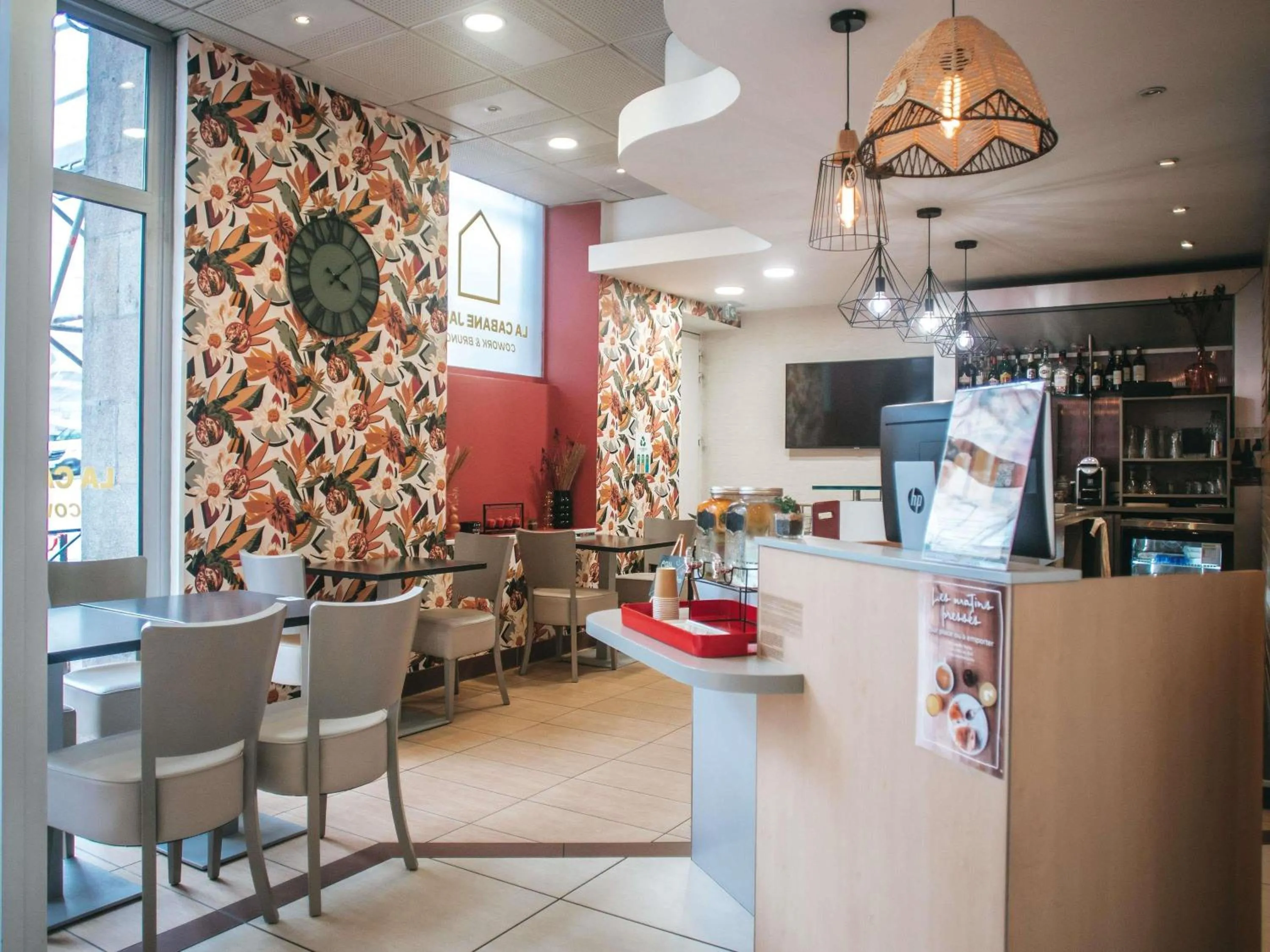 Lounge or bar in ibis Limoges Centre