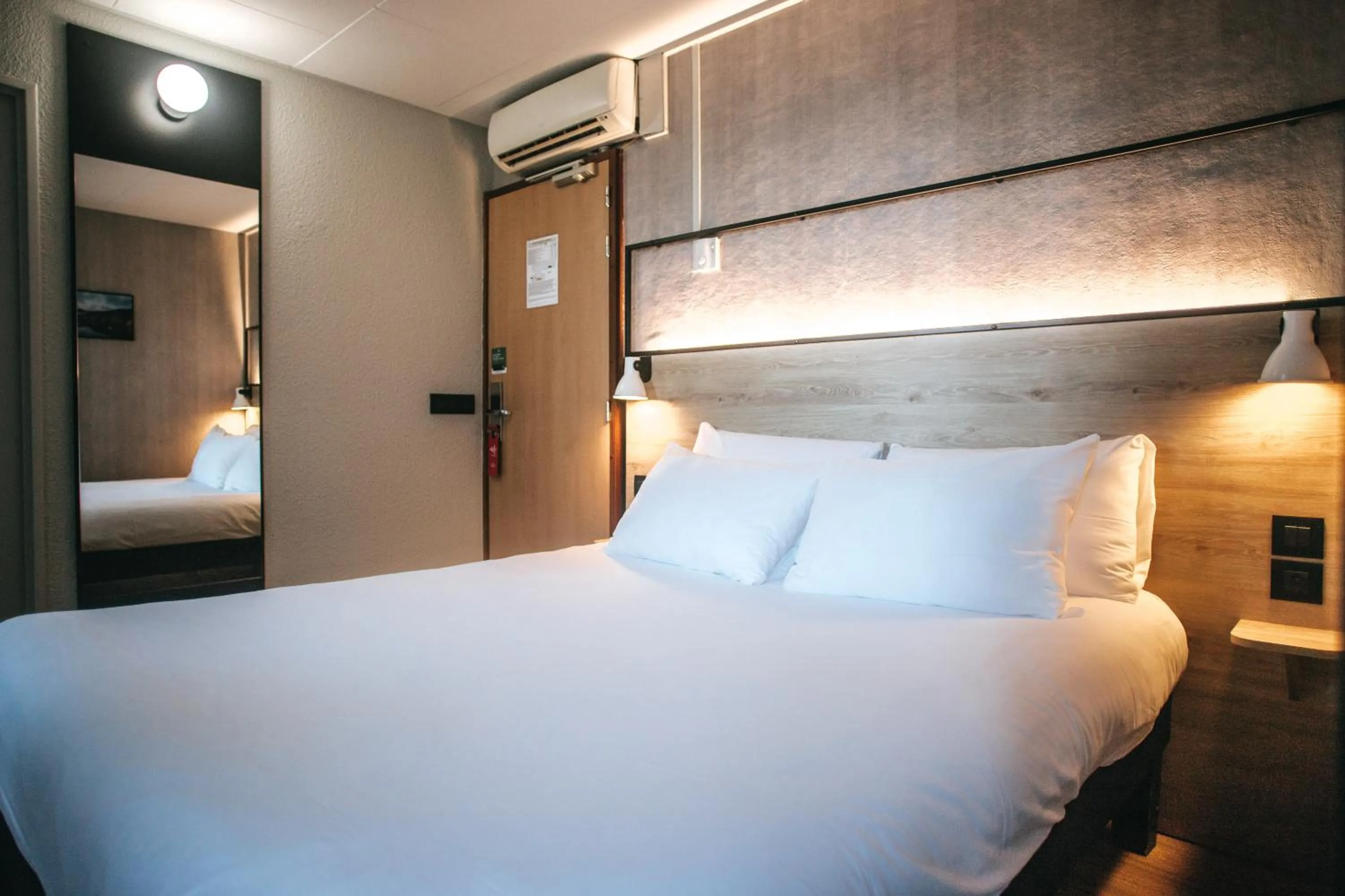 Bed in ibis Limoges Centre